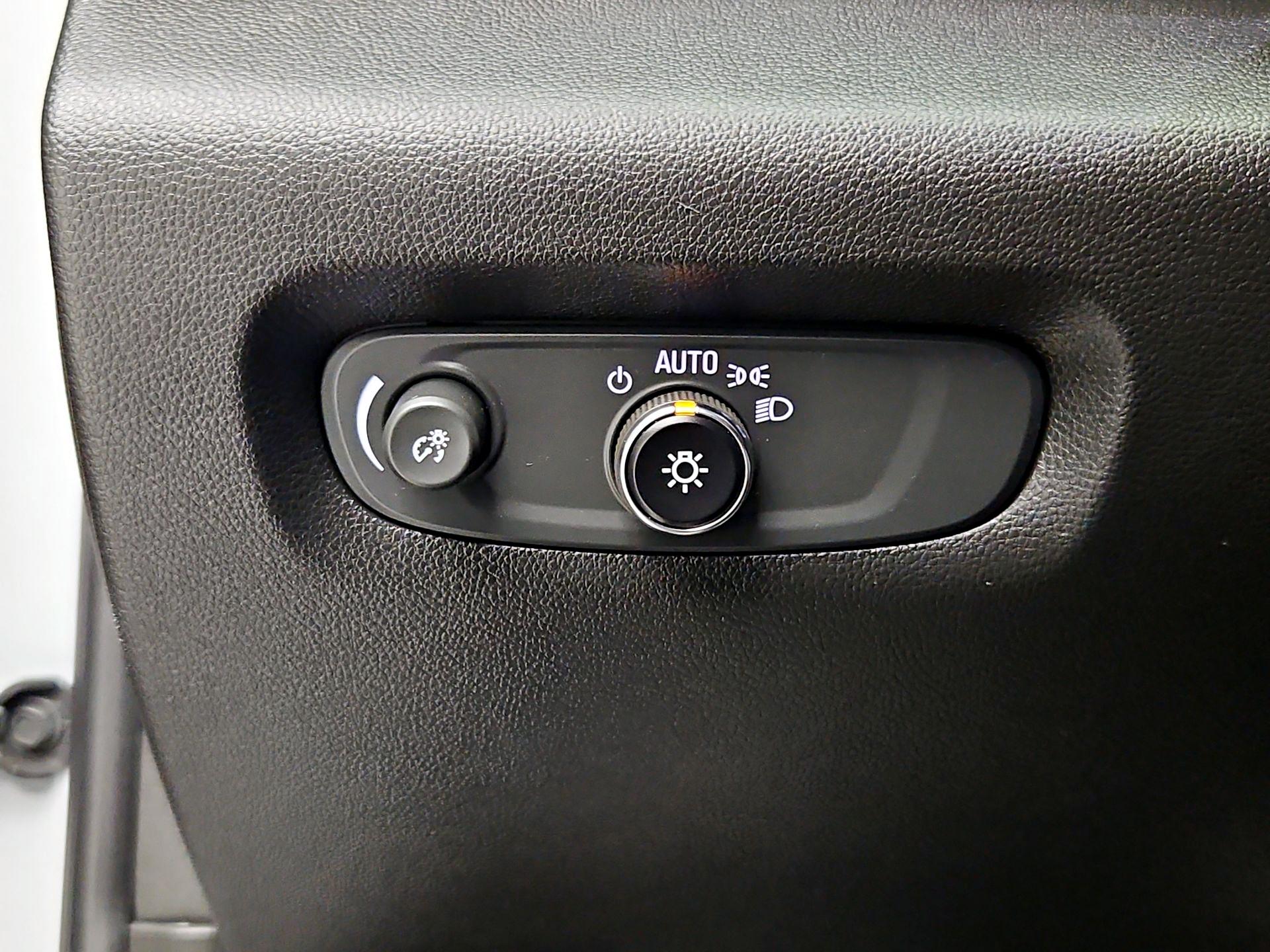 Thumbnail: 2023 Chevrolet Traverse - 13