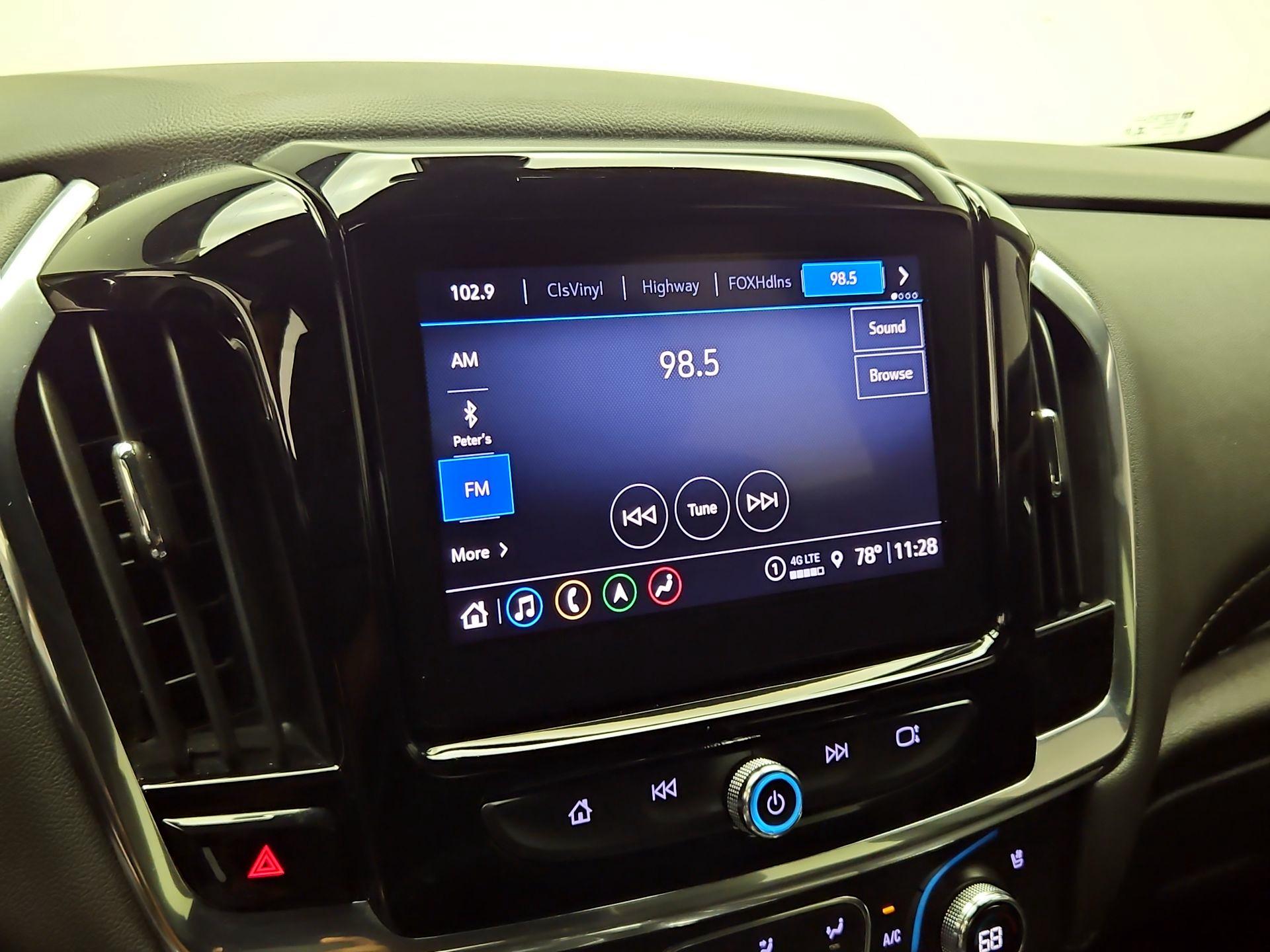 Thumbnail: 2023 Chevrolet Traverse - 16