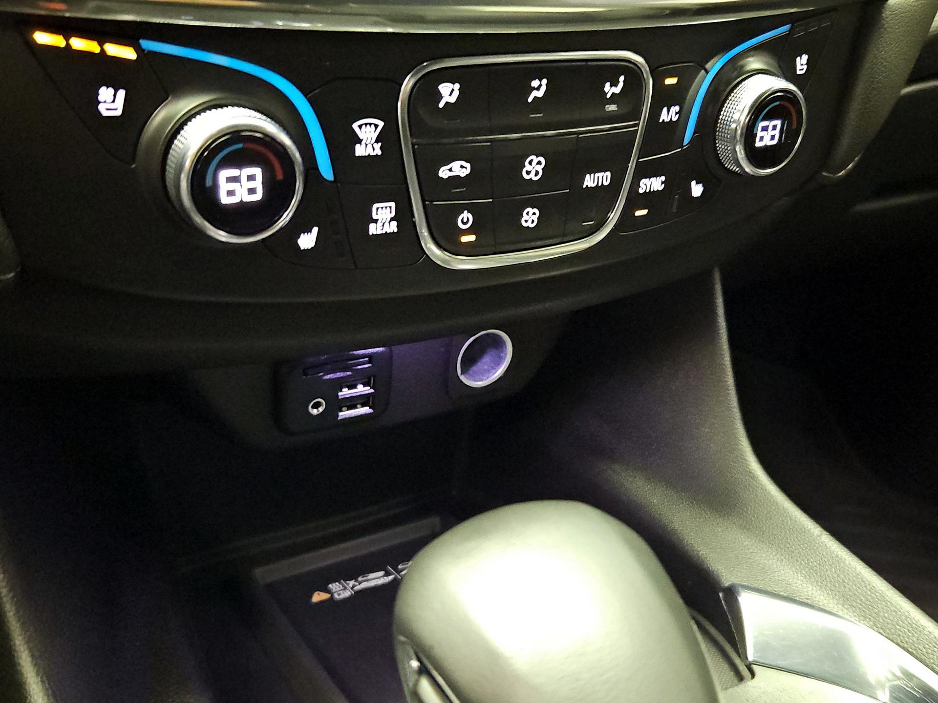 Thumbnail: 2023 Chevrolet Traverse - 17