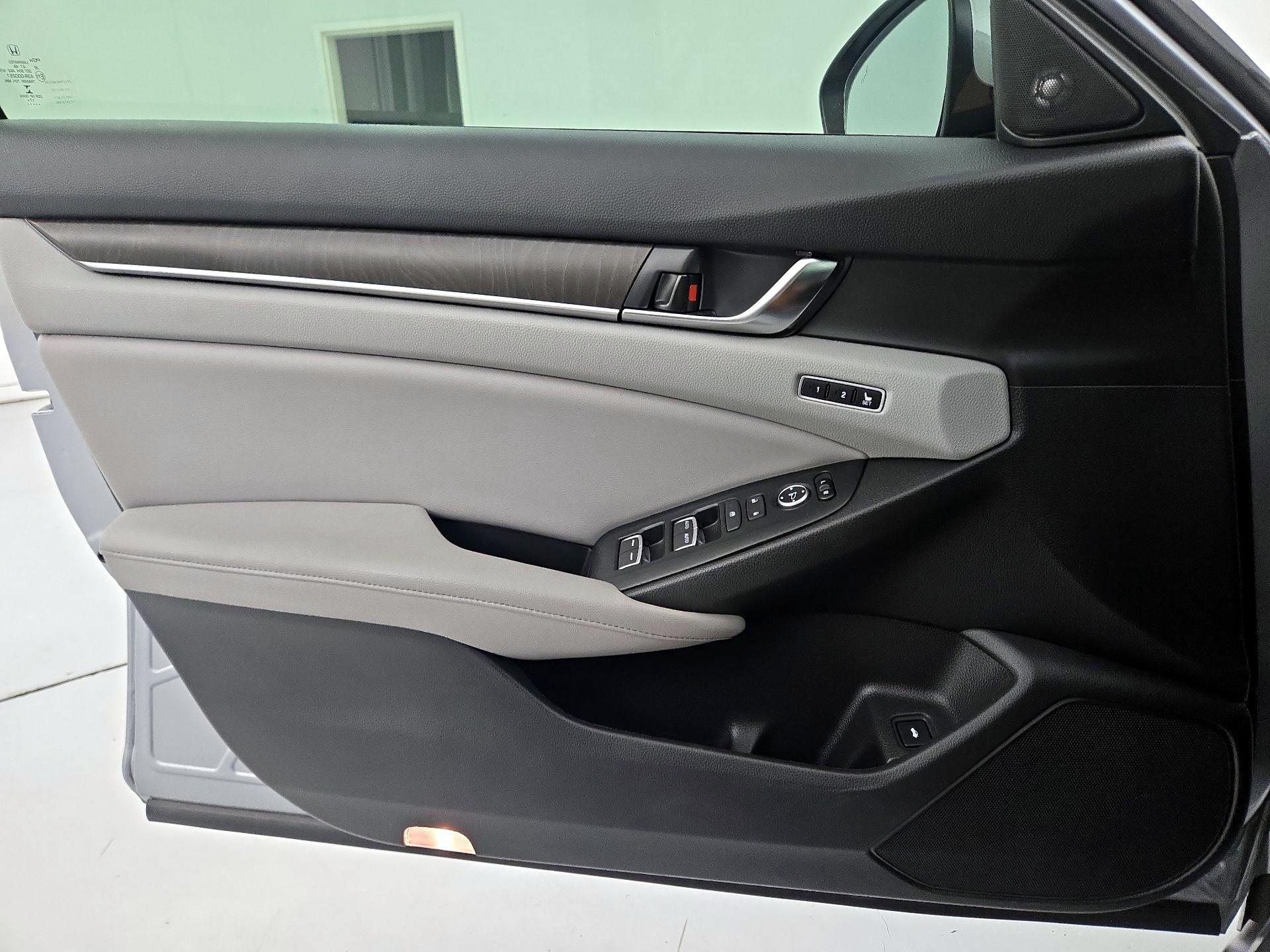 Thumbnail: 2018 Honda Accord - 12