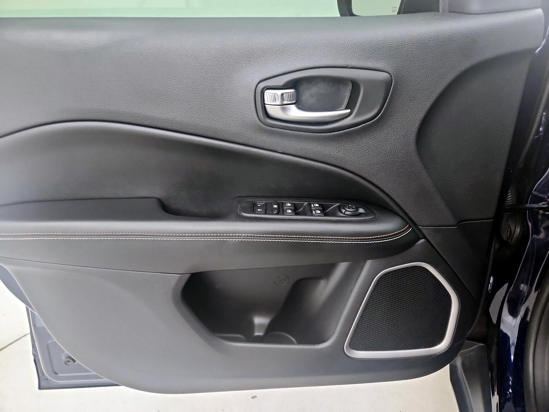 Thumbnail: 2021 Jeep Compass - 12