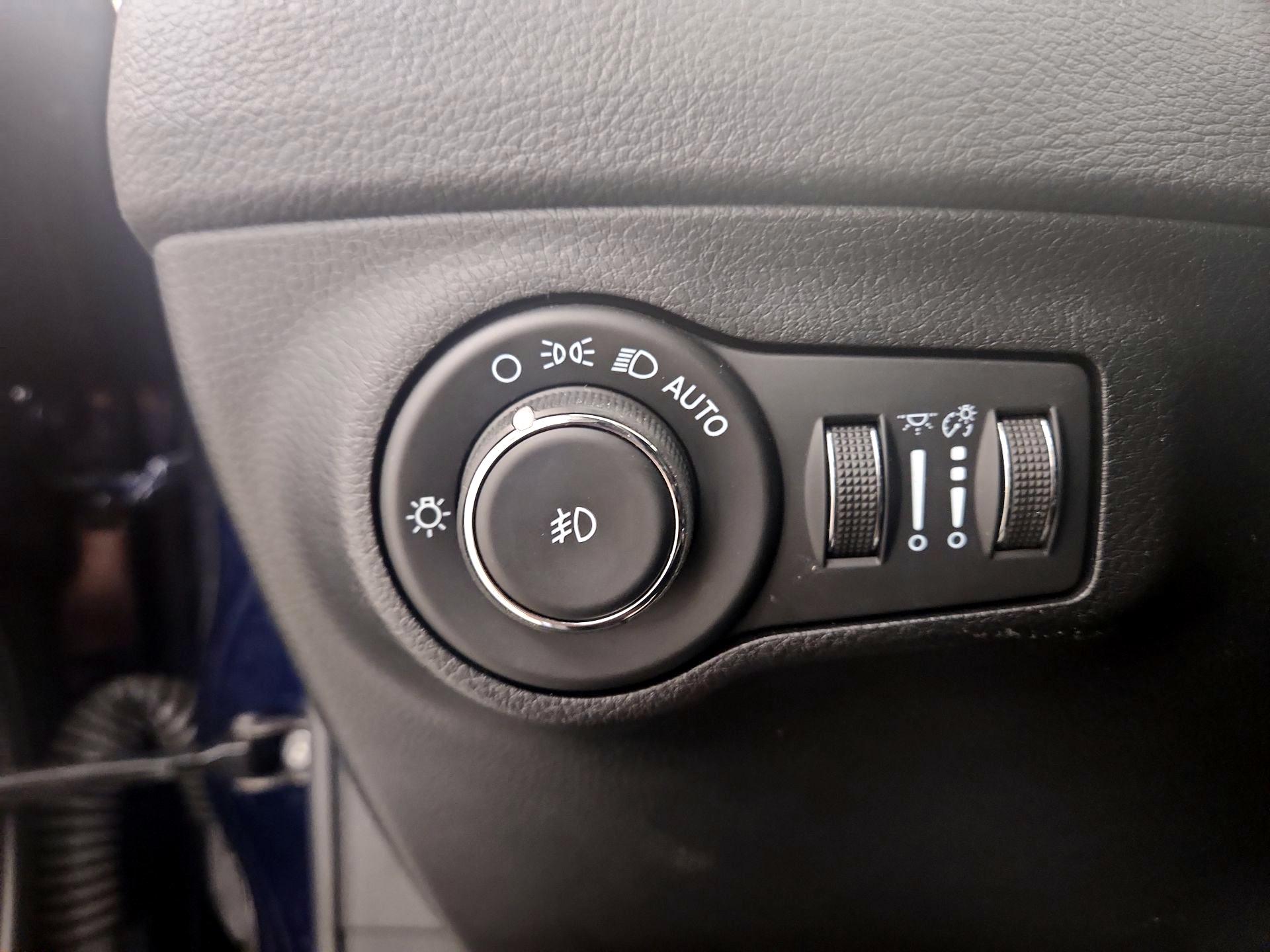 Thumbnail: 2021 Jeep Compass - 13