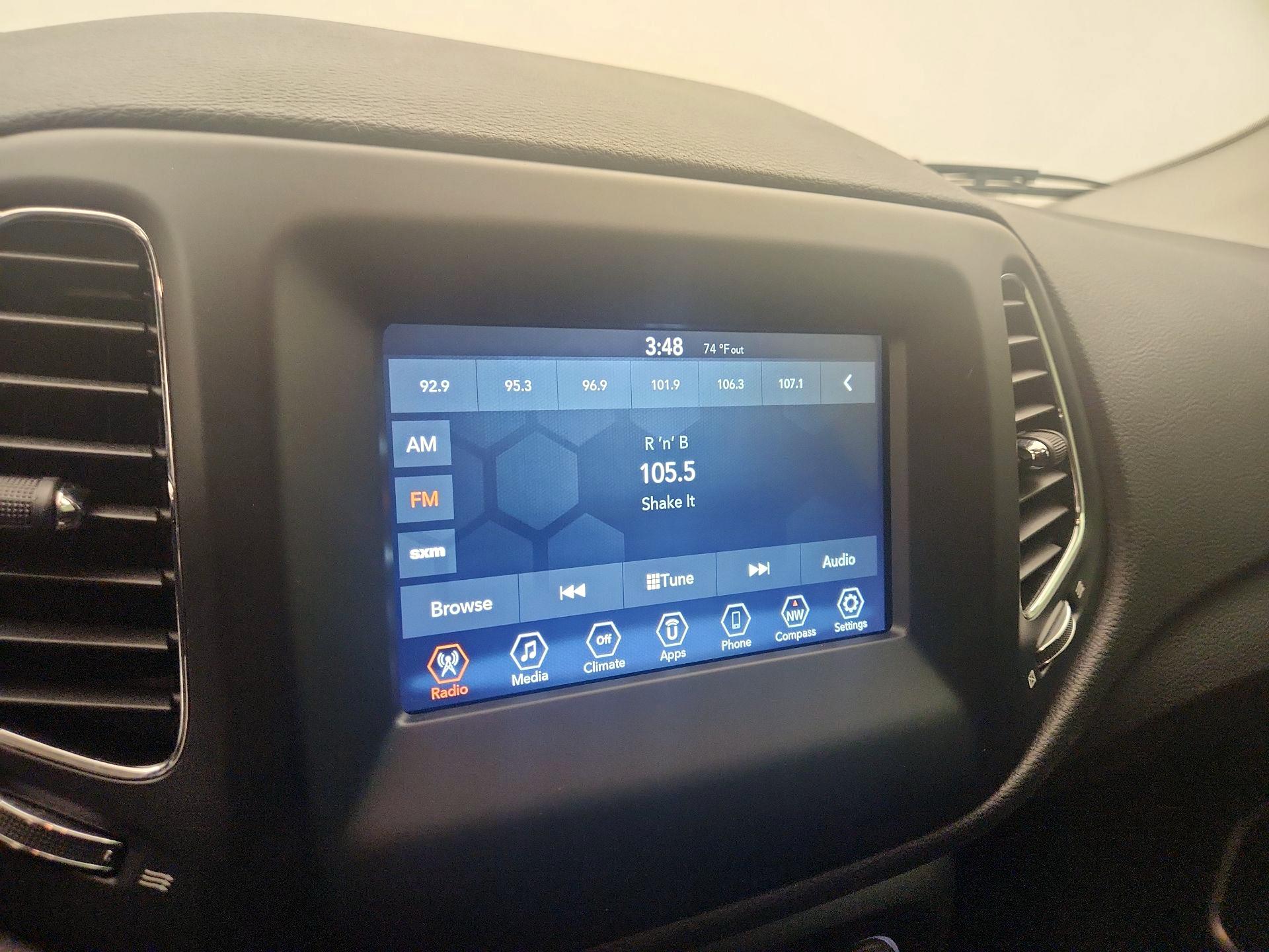 Thumbnail: 2021 Jeep Compass - 15