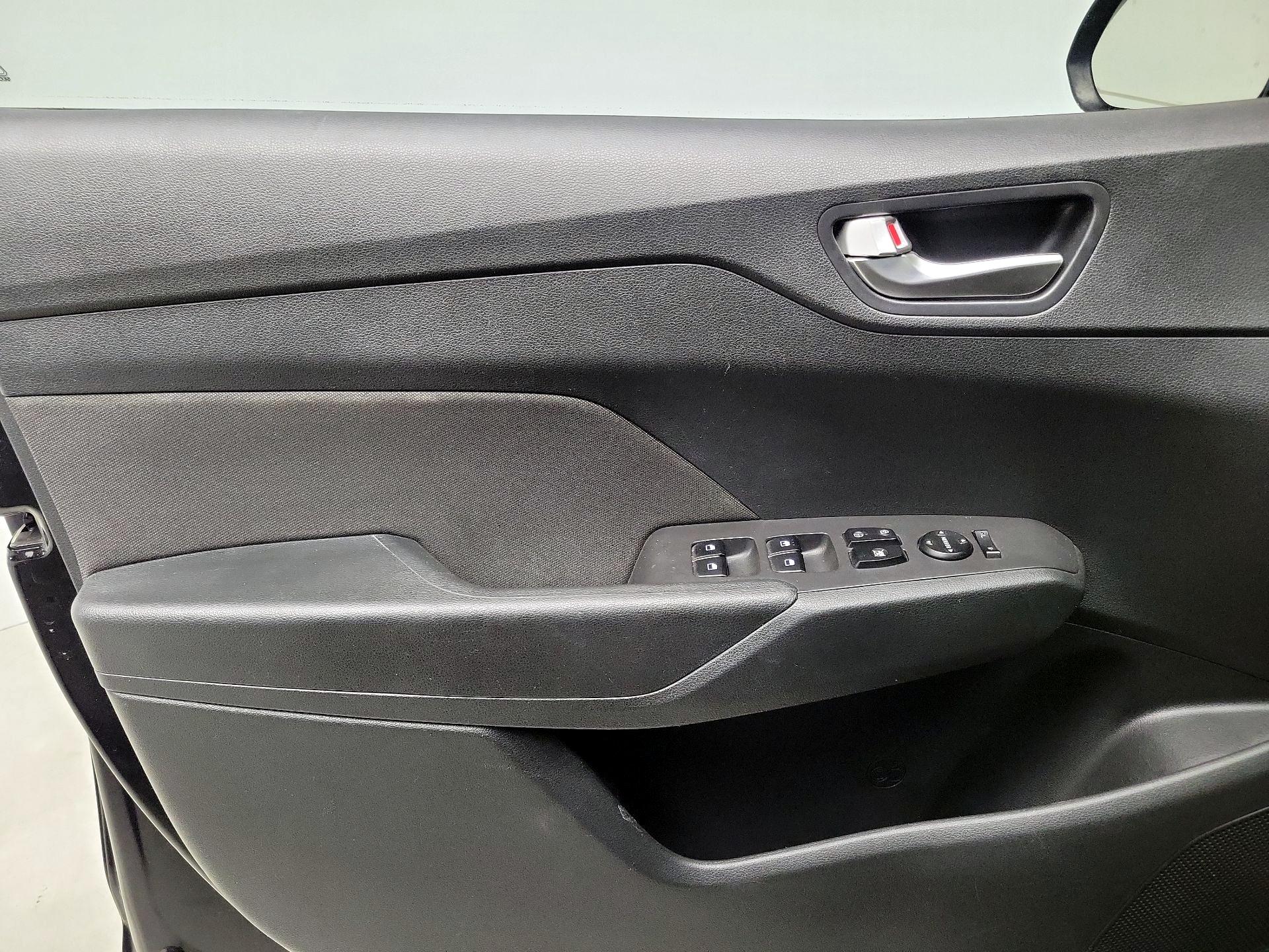 Thumbnail: 2021 Hyundai Accent - 12