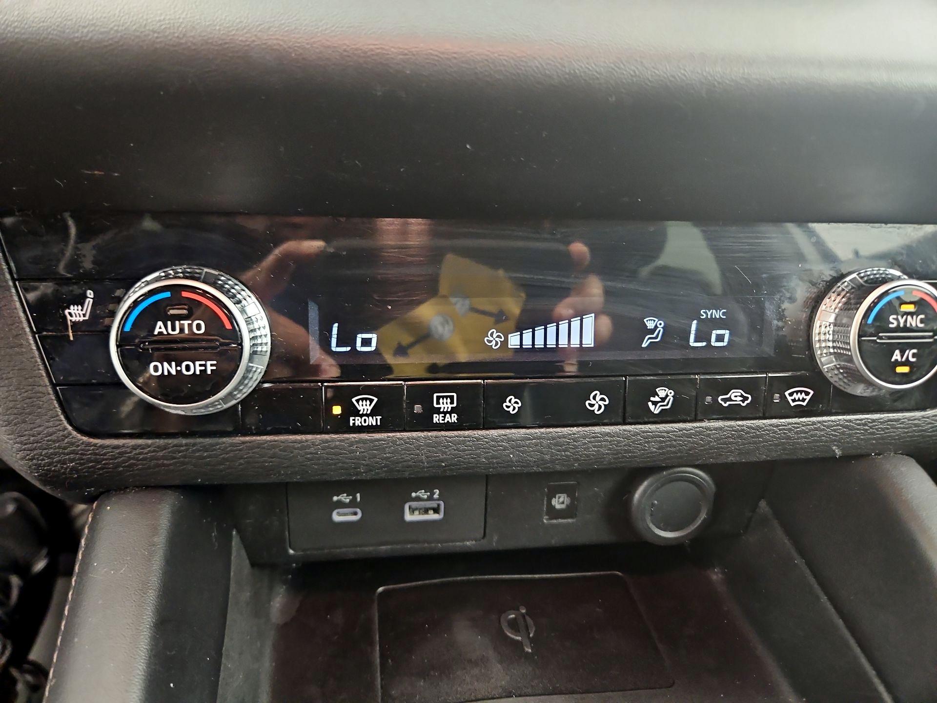 Thumbnail: 2022 Mitsubishi Outlander - 16