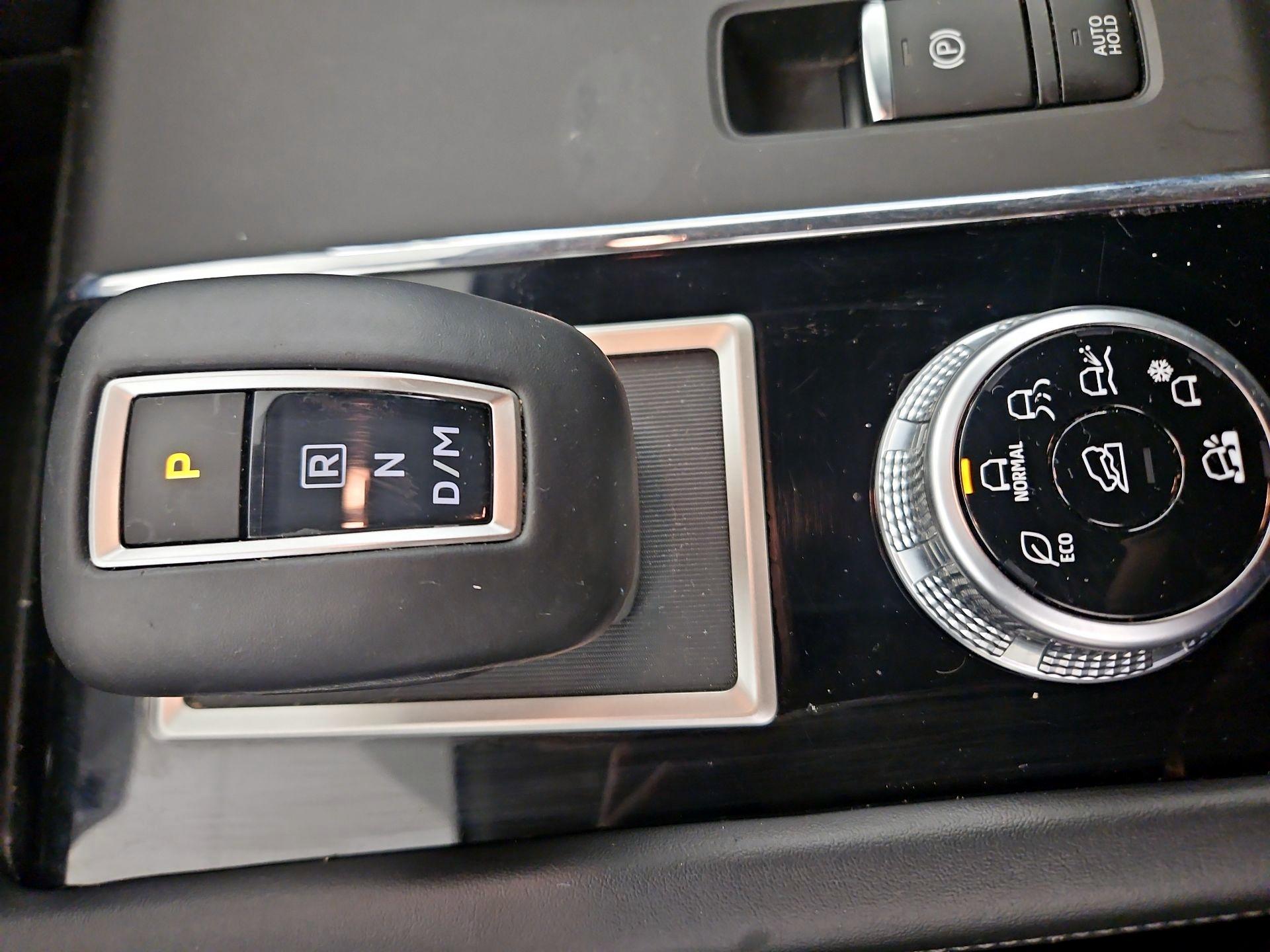 Thumbnail: 2022 Mitsubishi Outlander - 17