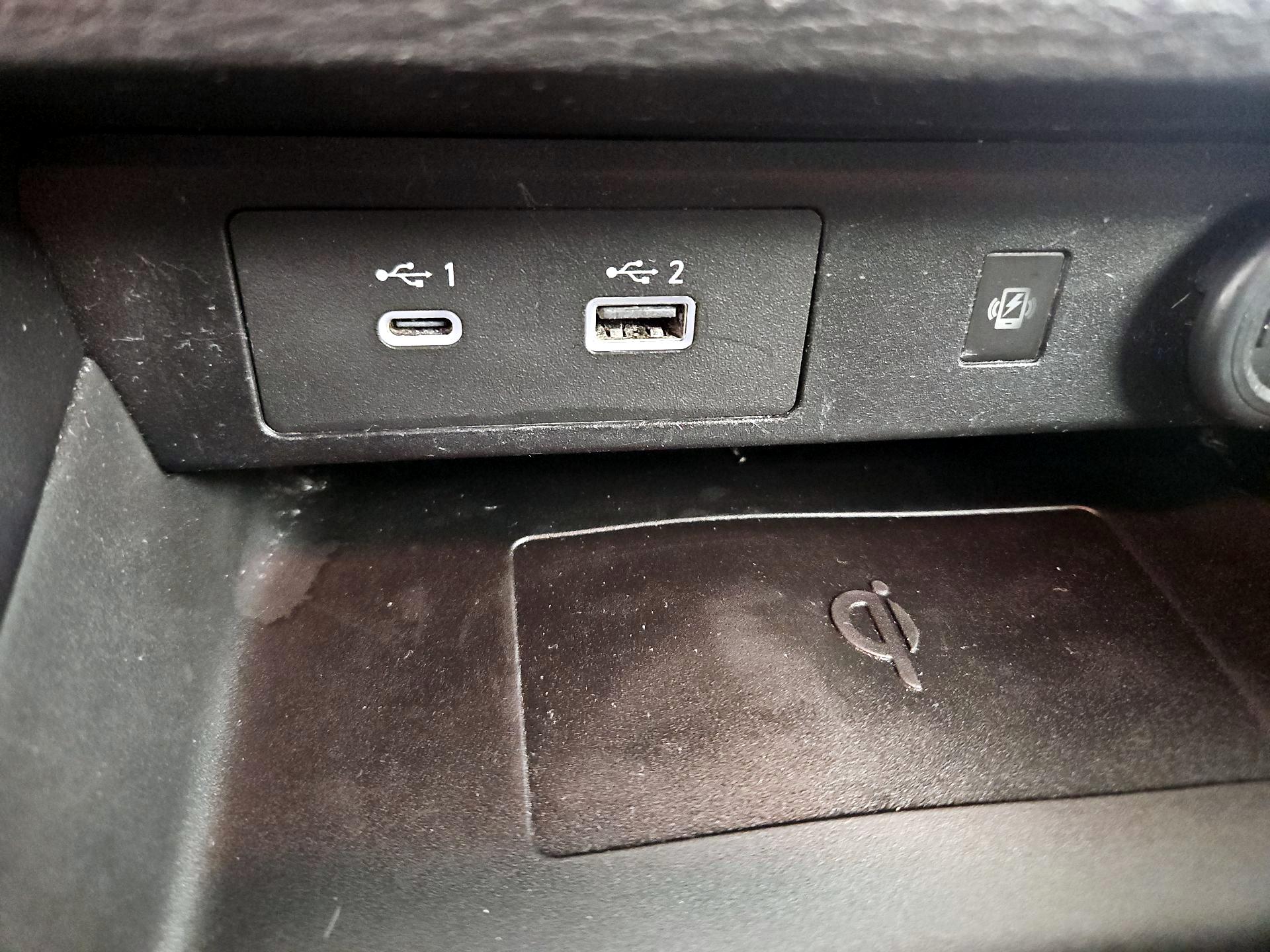 Thumbnail: 2022 Mitsubishi Outlander - 18