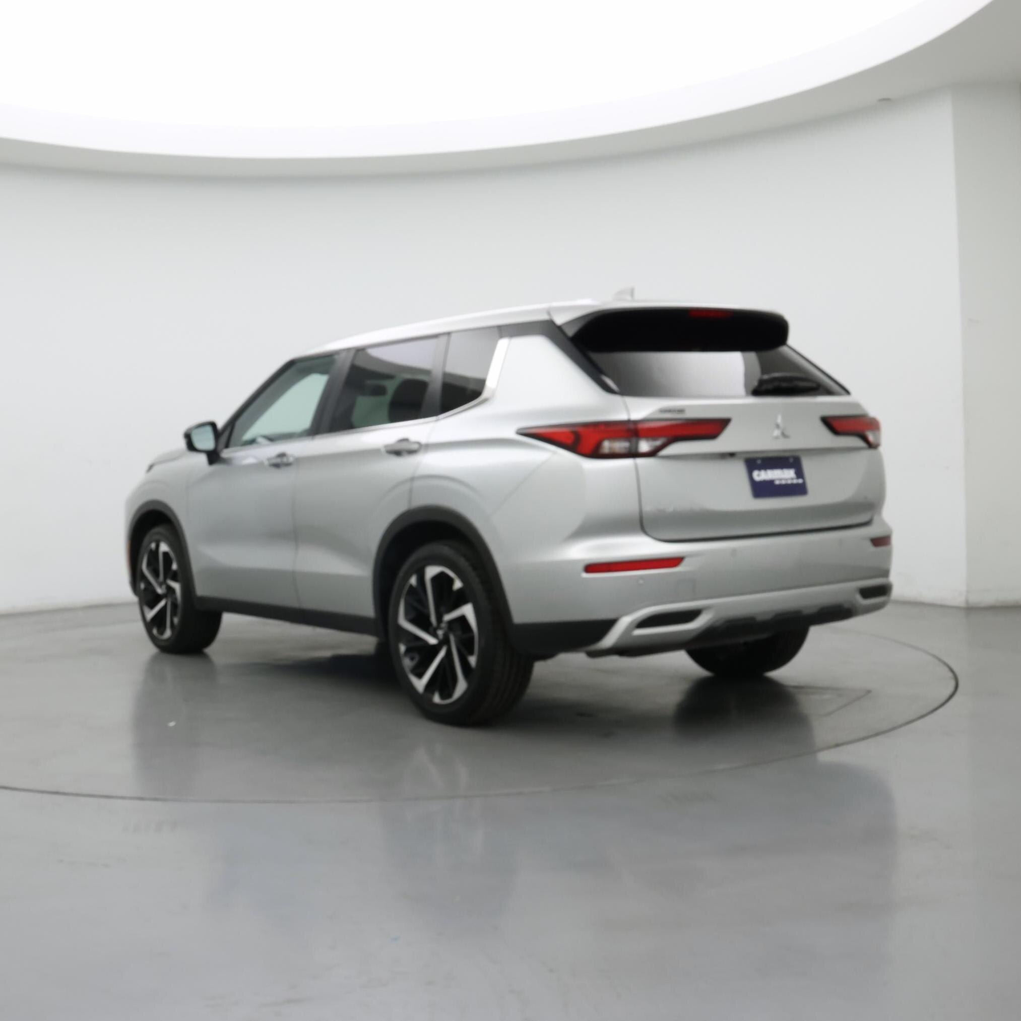 Thumbnail: 2022 Mitsubishi Outlander - 2