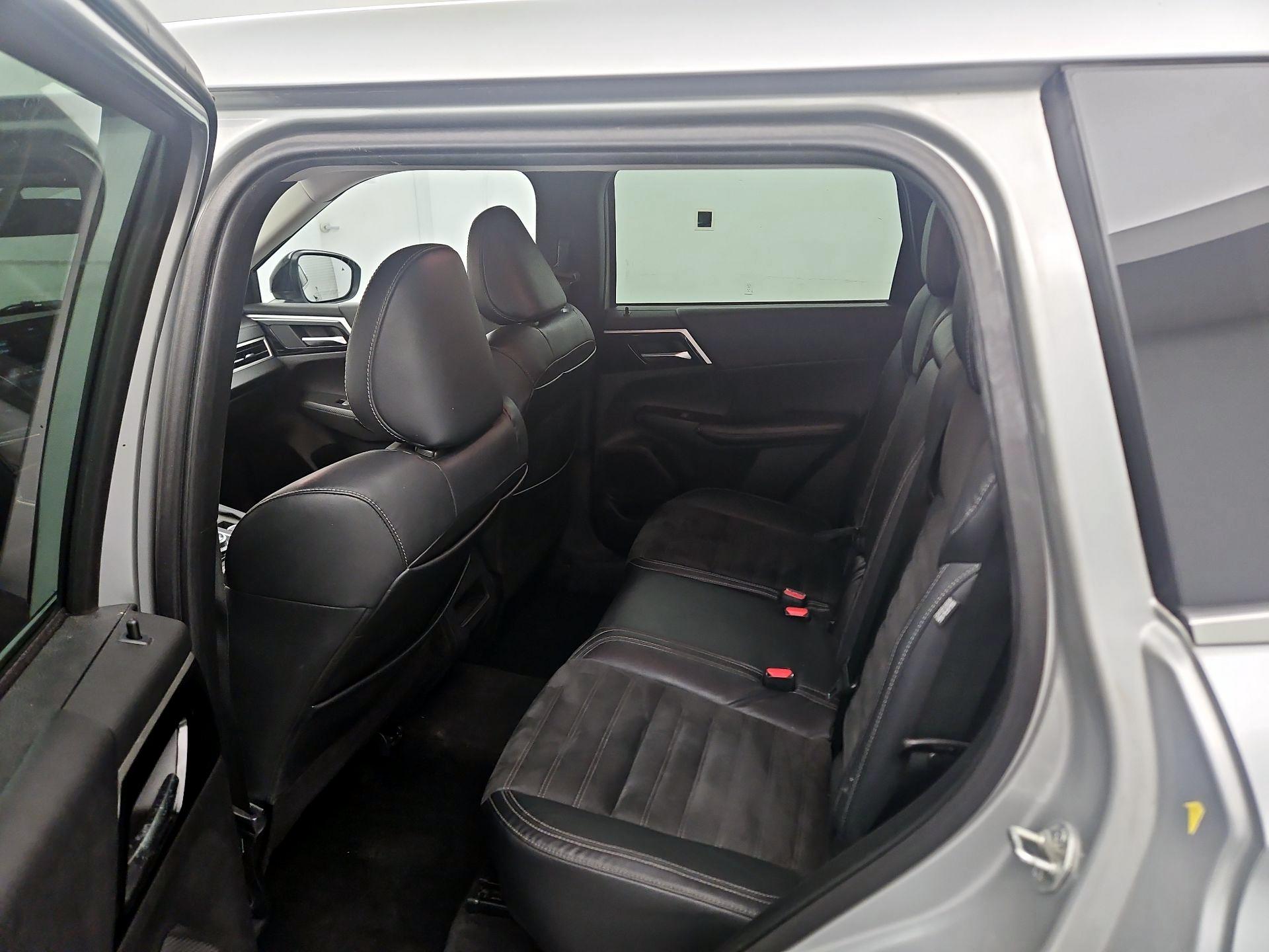 Thumbnail: 2022 Mitsubishi Outlander - 19