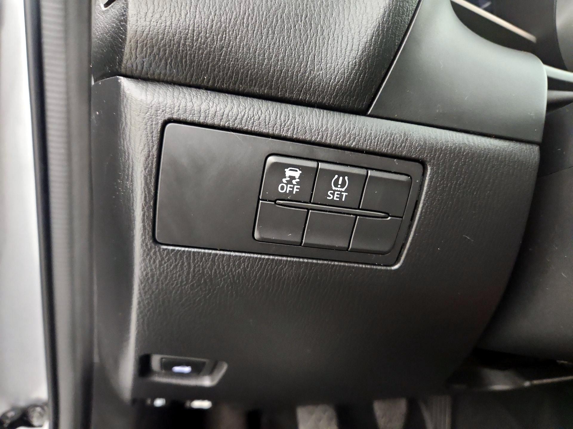 Thumbnail: 2014 Mazda Mazda3 - 13