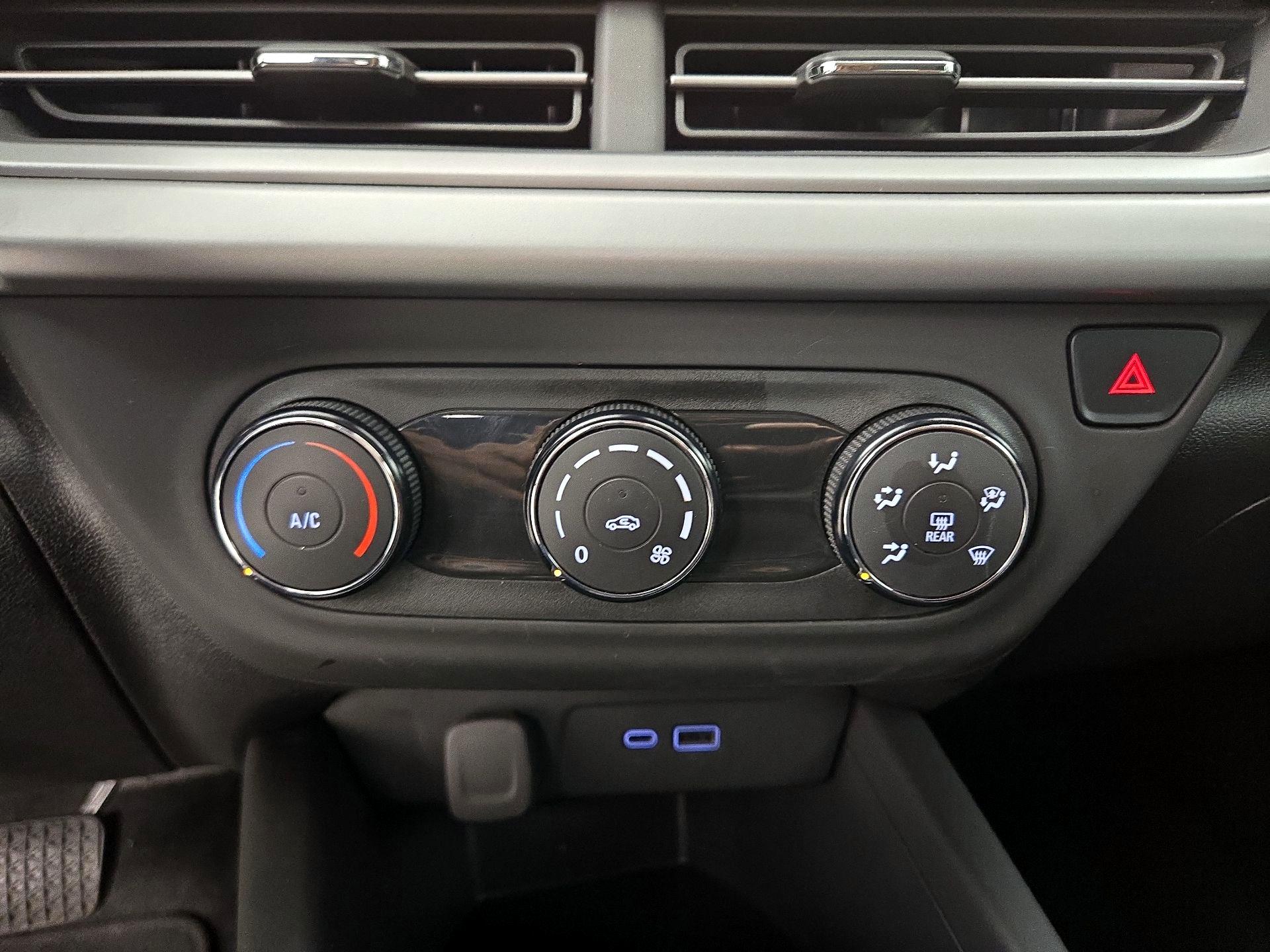 Thumbnail: 2024 Chevrolet Trax - 16