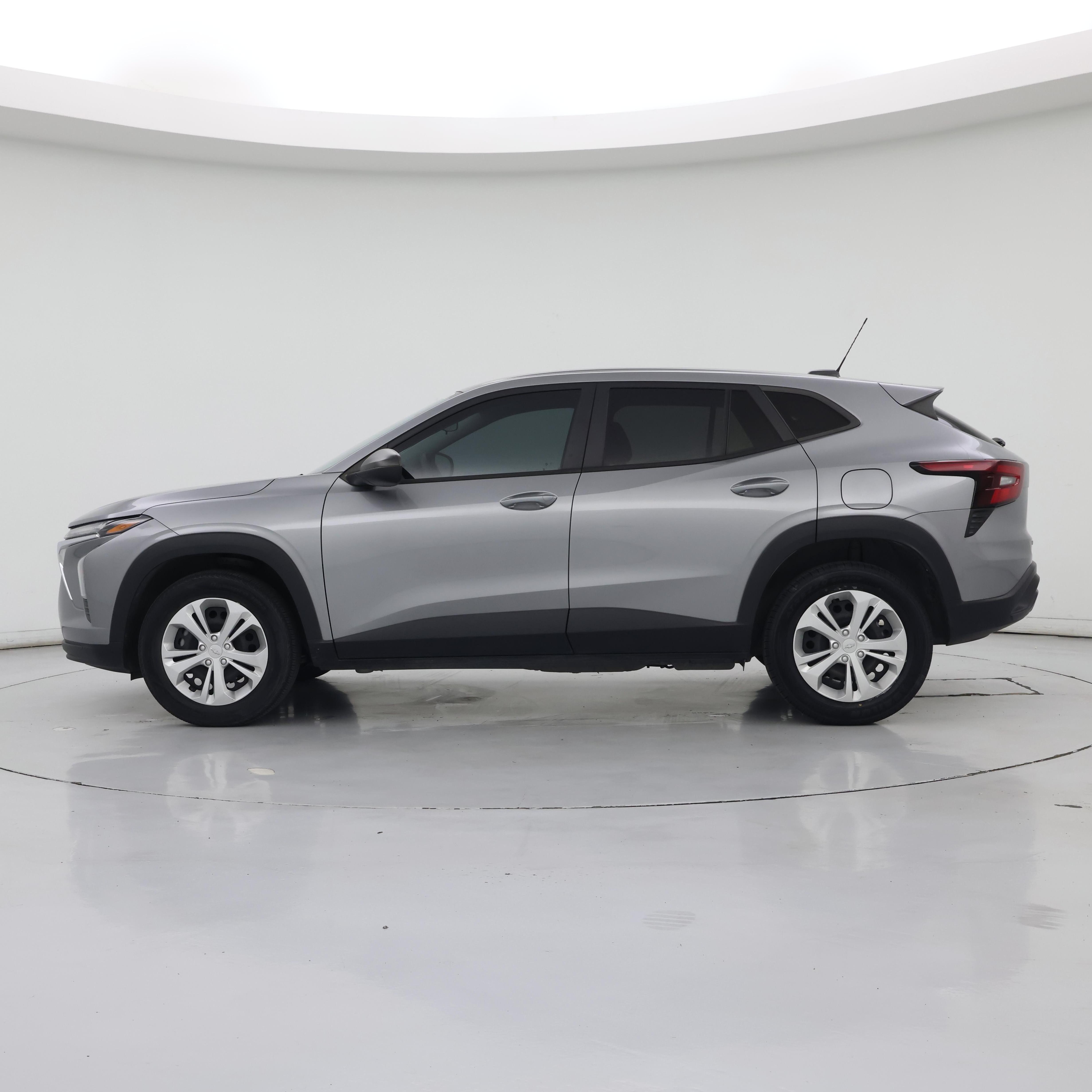 Thumbnail: 2024 Chevrolet Trax - 3