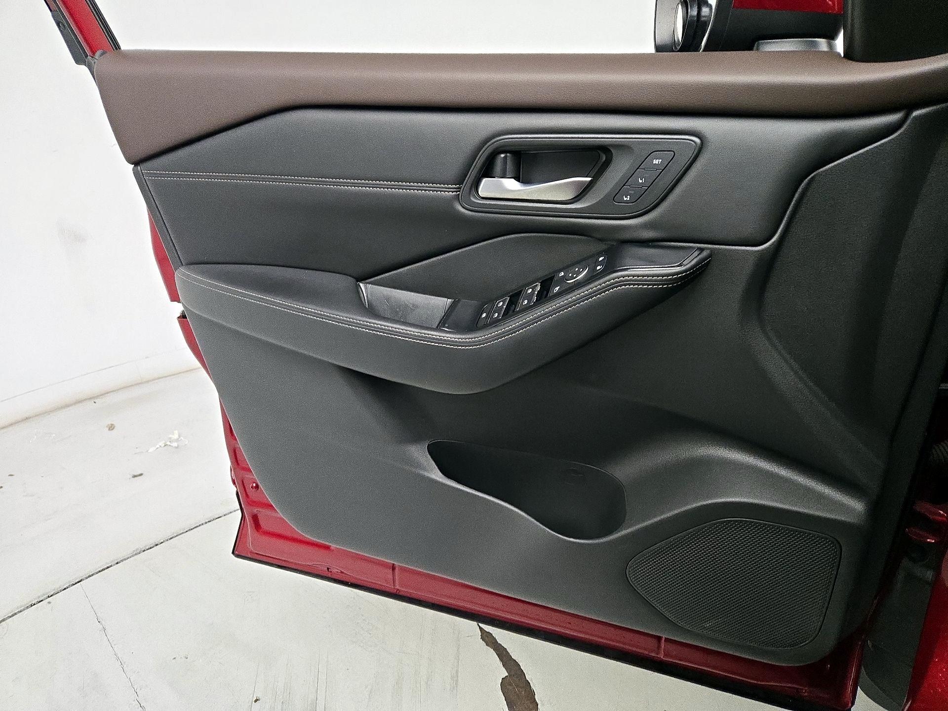 Thumbnail: 2023 Nissan Rogue - 12