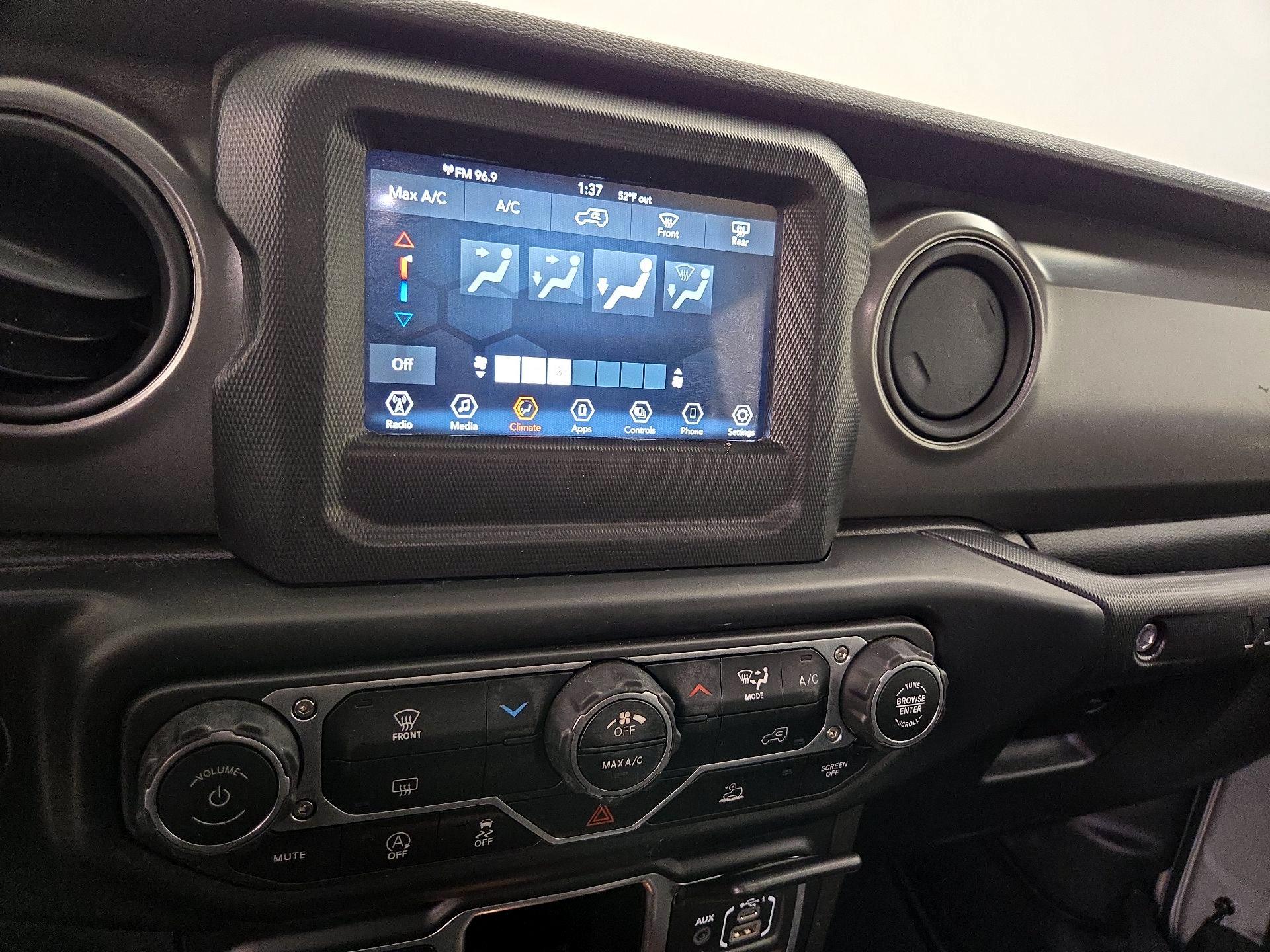 Thumbnail: 2022 Jeep Wrangler - 16