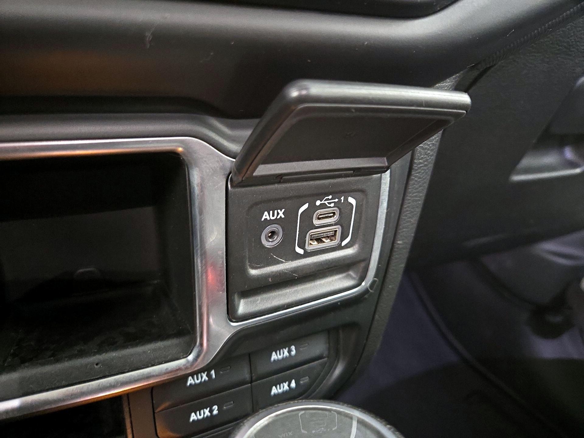 Thumbnail: 2022 Jeep Wrangler - 18