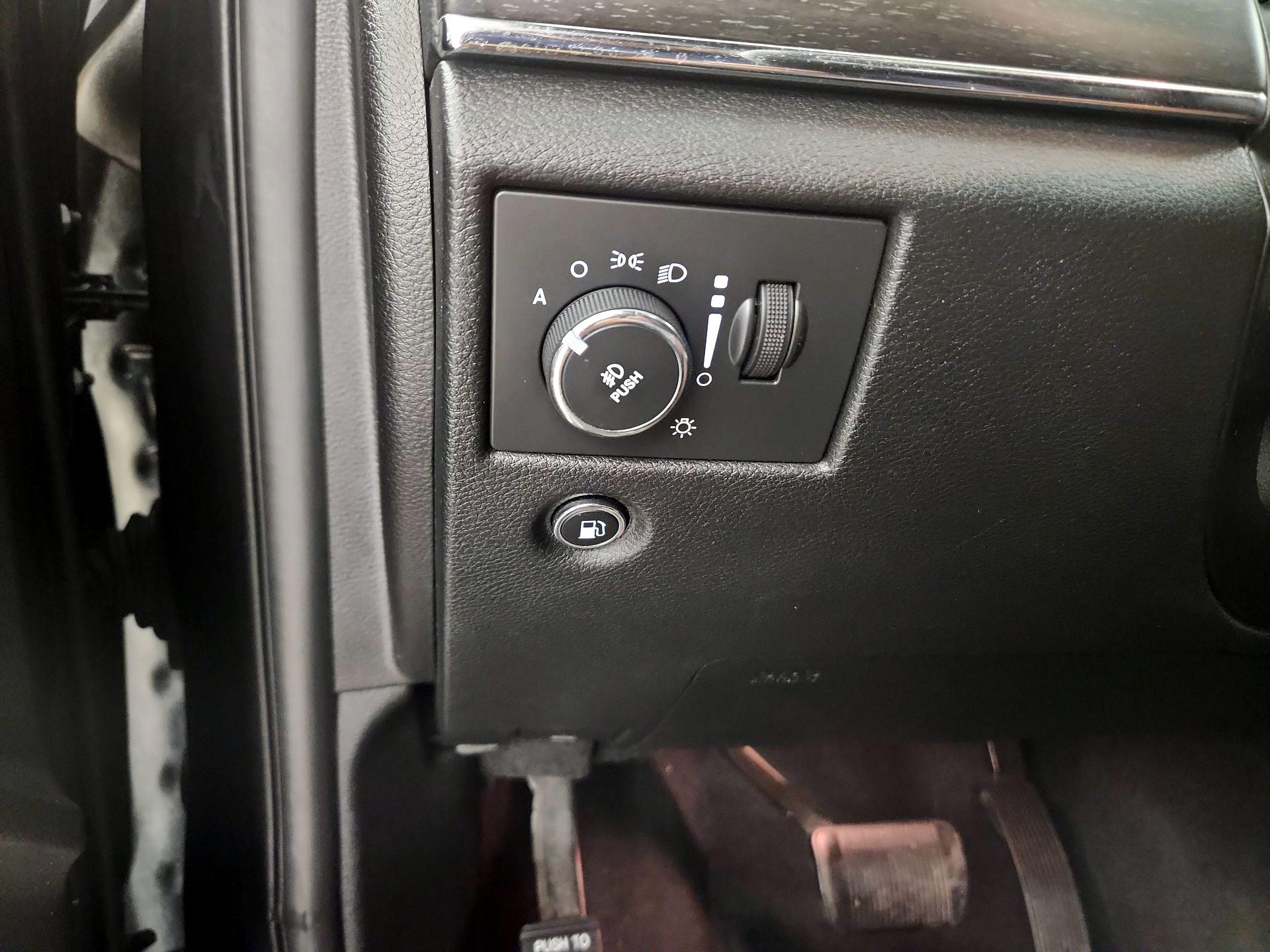 Thumbnail: 2015 Jeep Grand Cherokee - 13