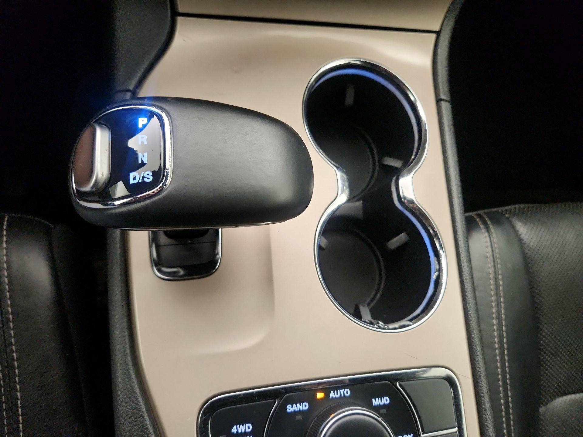 Thumbnail: 2015 Jeep Grand Cherokee - 18