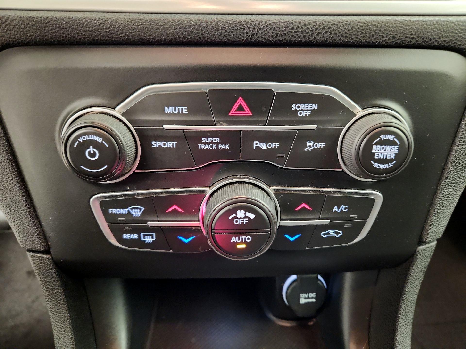 Thumbnail: 2022 Dodge Charger - 16