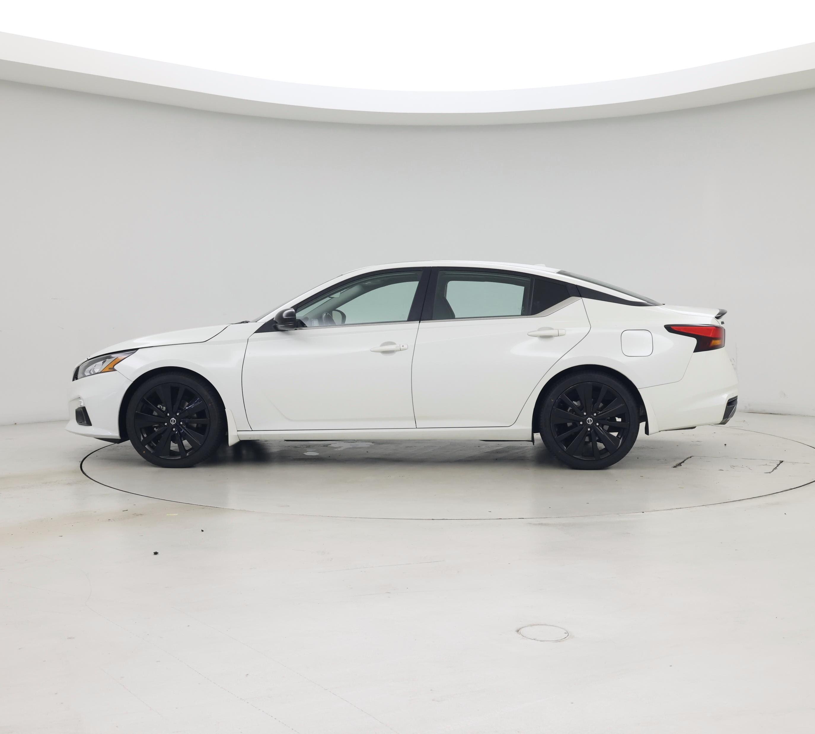 Thumbnail: 2022 Nissan Altima - 3