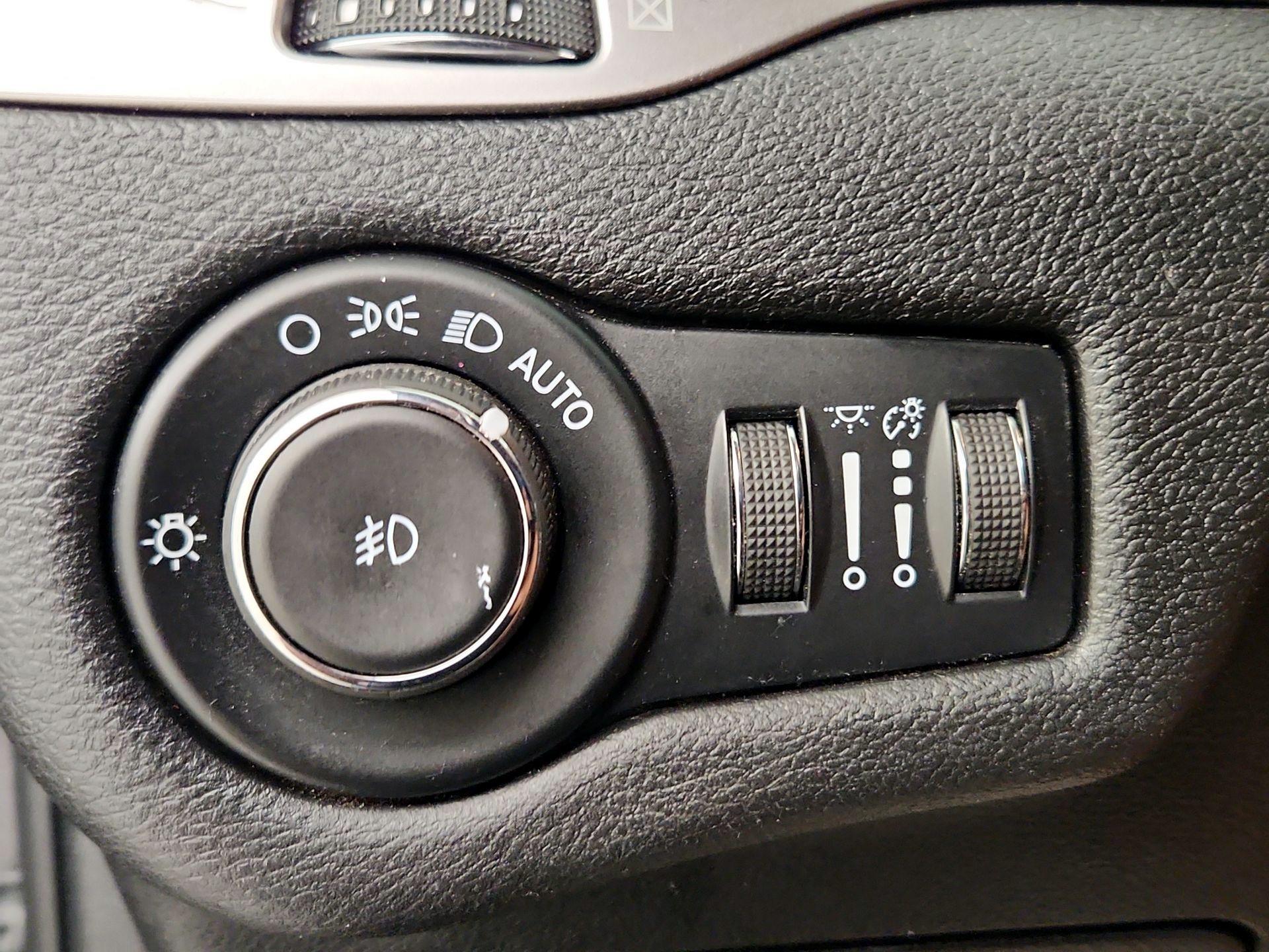 Thumbnail: 2021 Jeep Cherokee - 13