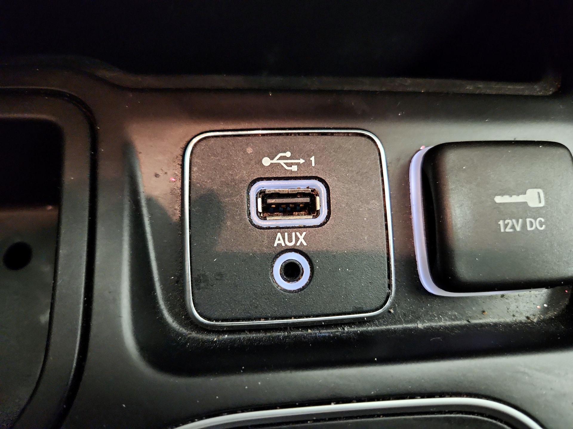 Thumbnail: 2021 Jeep Cherokee - 18