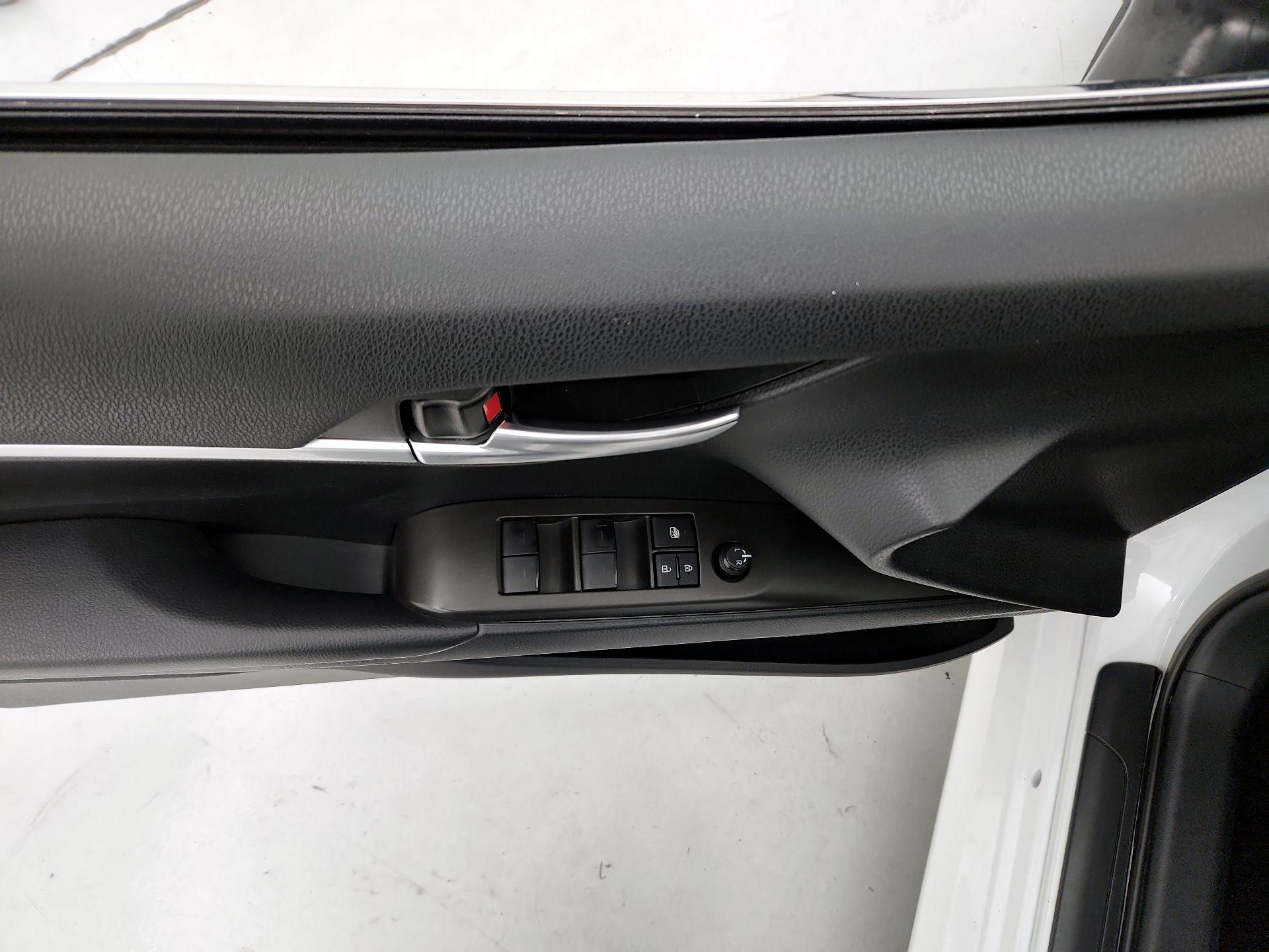 Thumbnail: 2023 Toyota Camry - 12