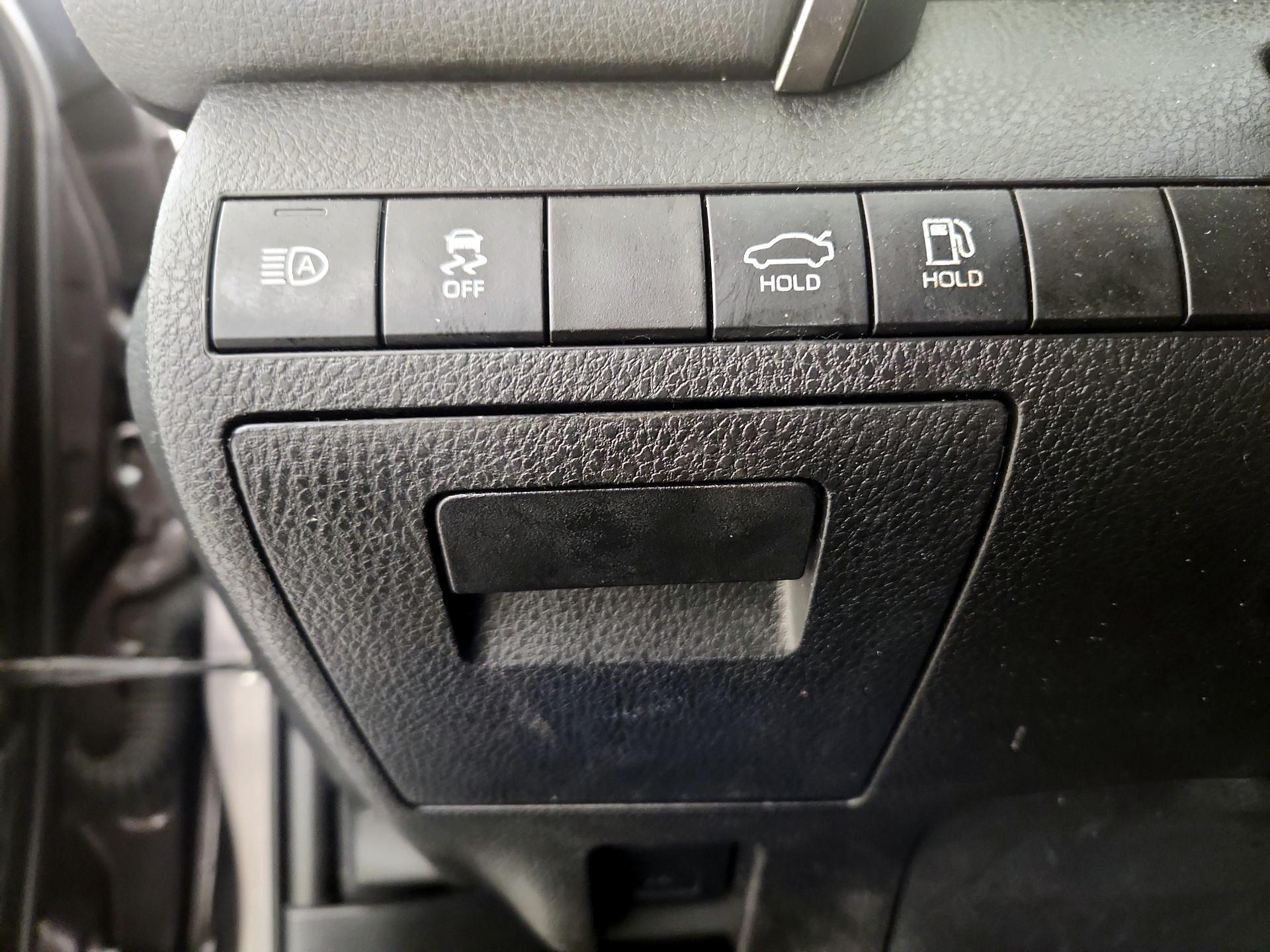 Thumbnail: 2023 Toyota Camry - 13