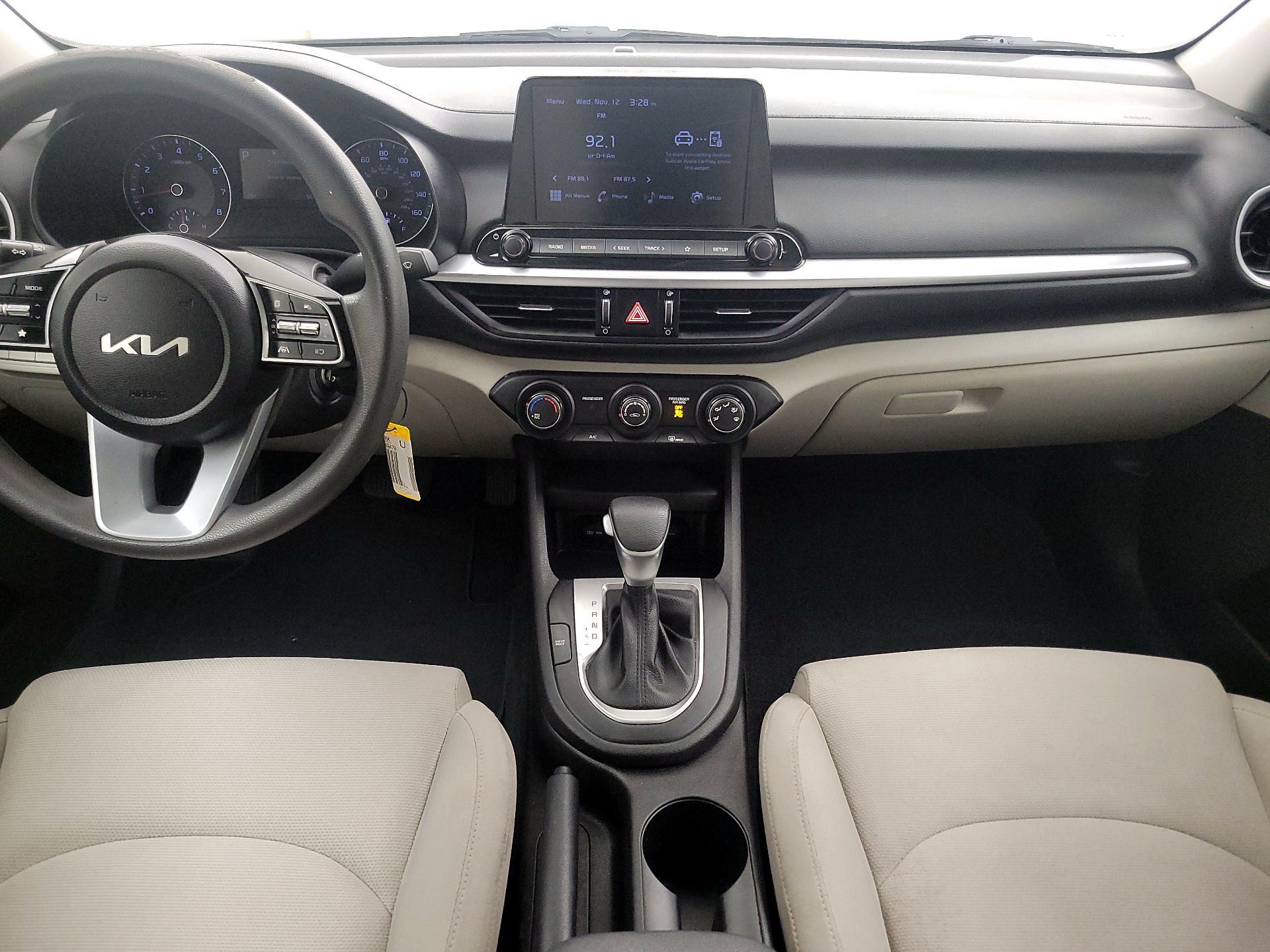 Thumbnail: 2022 Kia Forte - 9