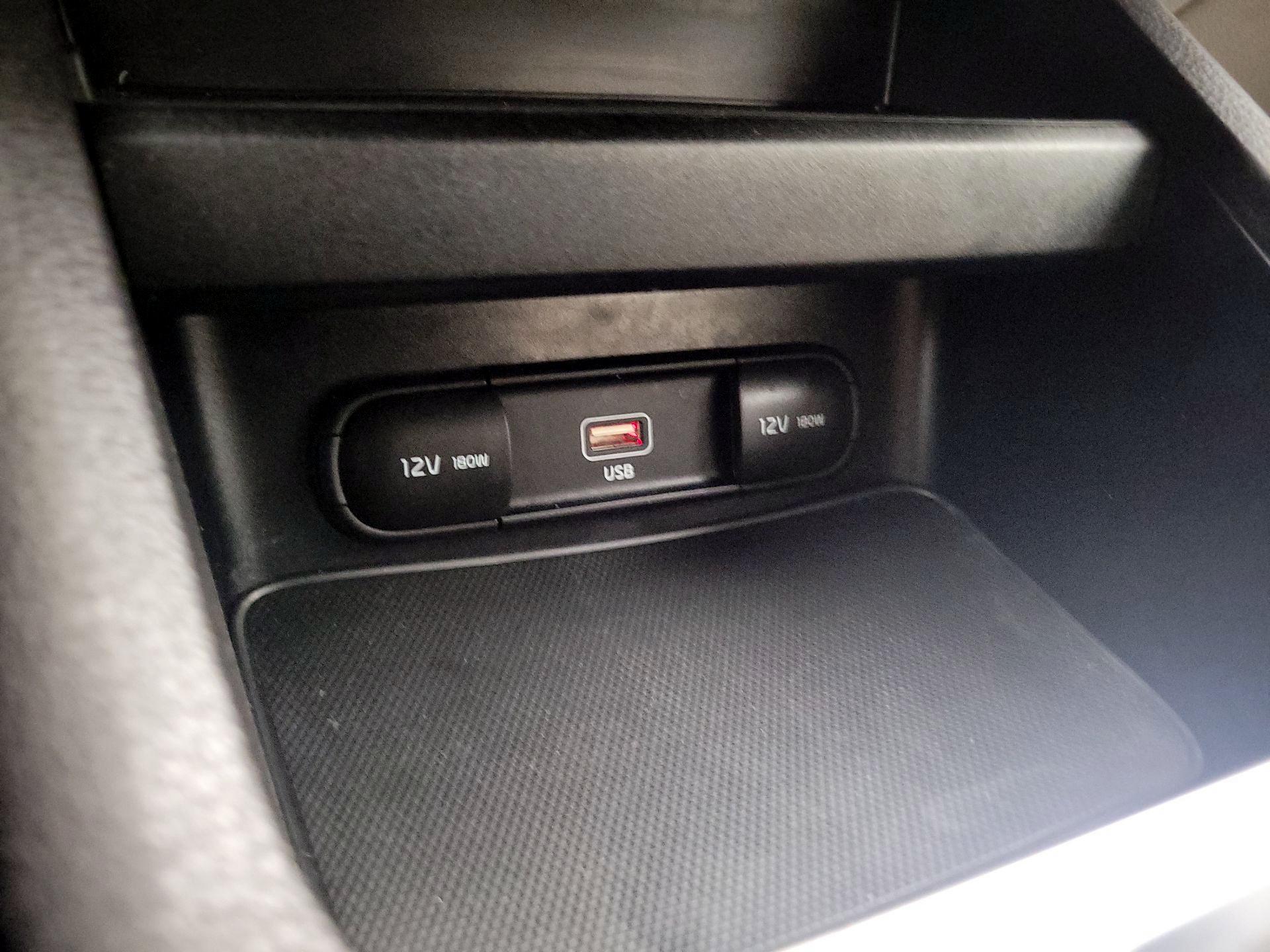 Thumbnail: 2022 Kia Forte - 18