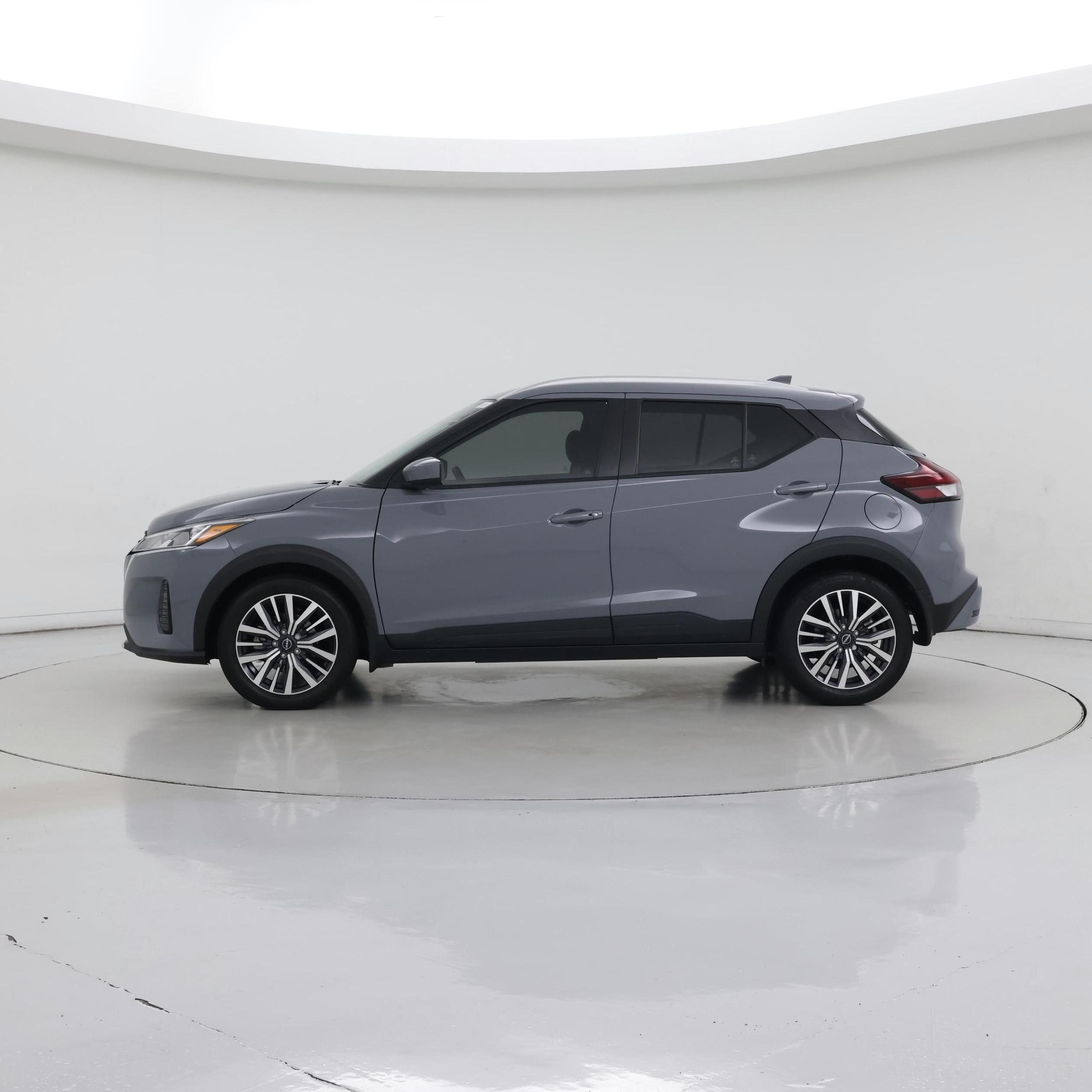 Thumbnail: 2023 Nissan Kicks - 3