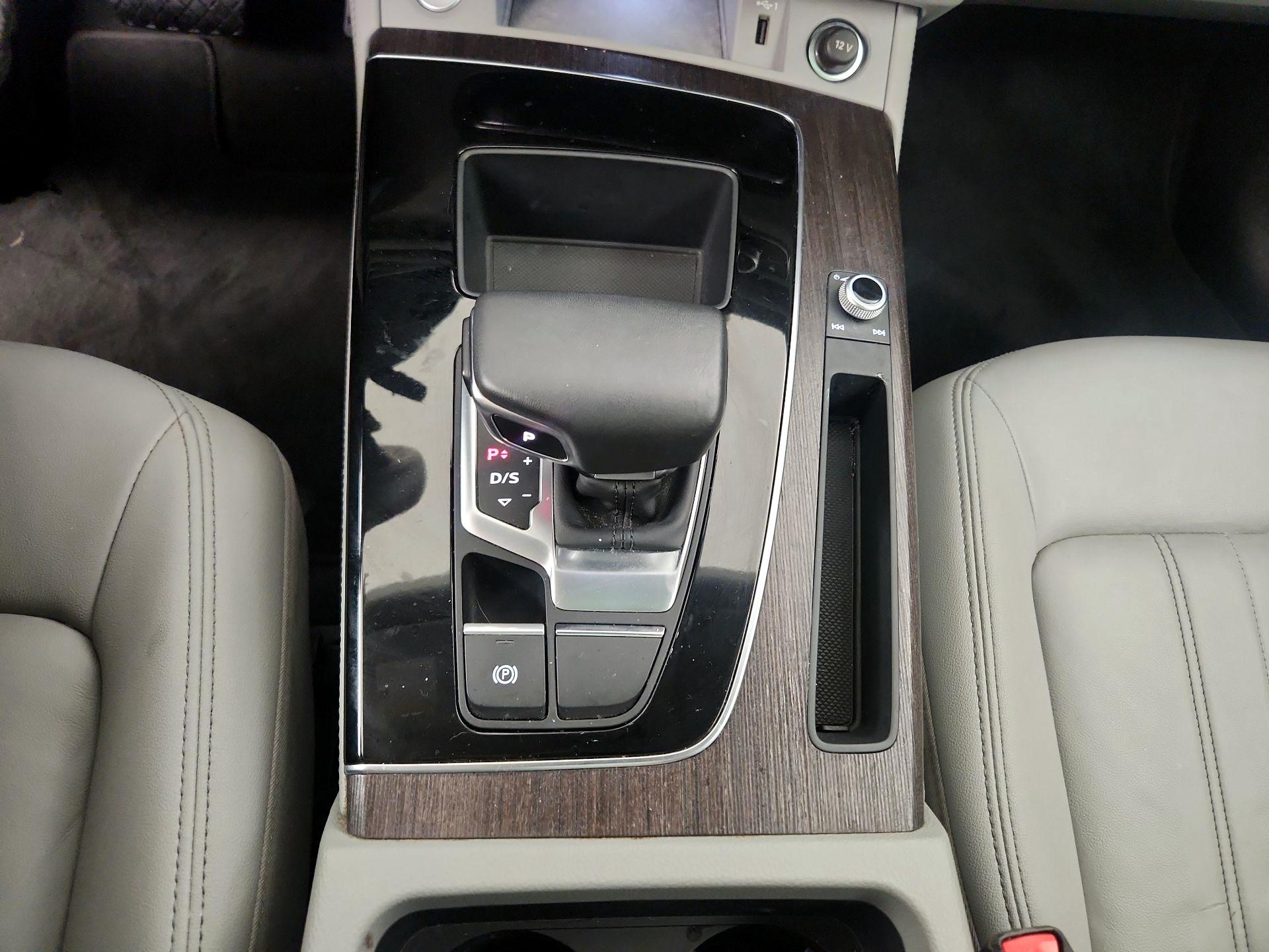 Thumbnail: 2022 Audi Q5 - 17