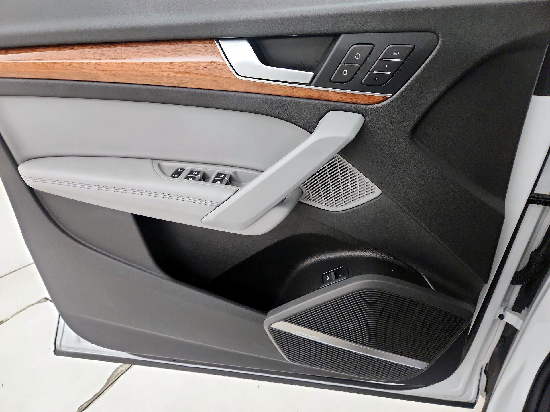 Thumbnail: 2023 Audi Q5 - 12