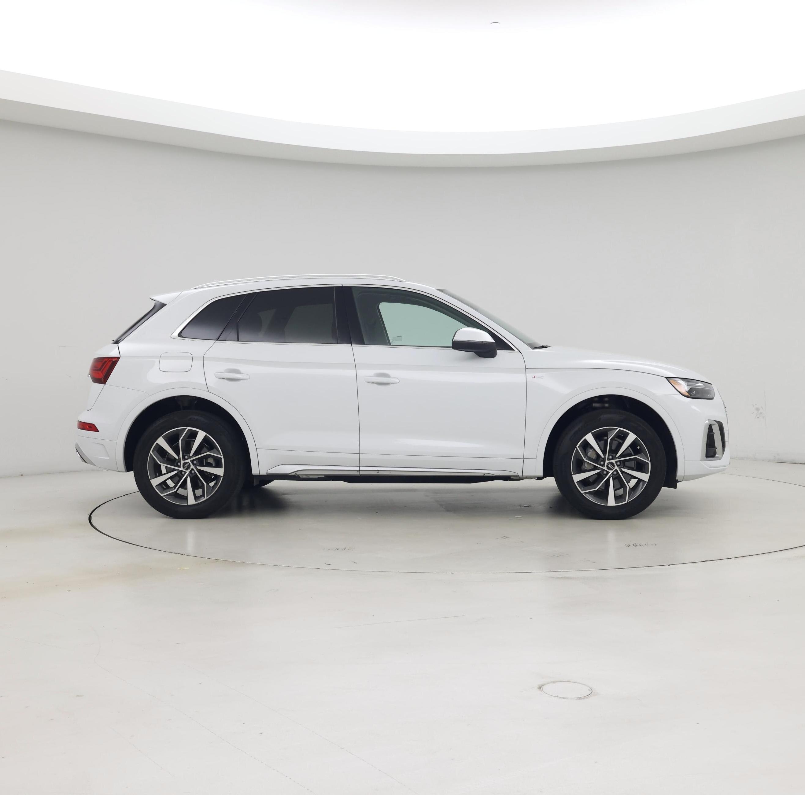 Thumbnail: 2023 Audi Q5 - 7