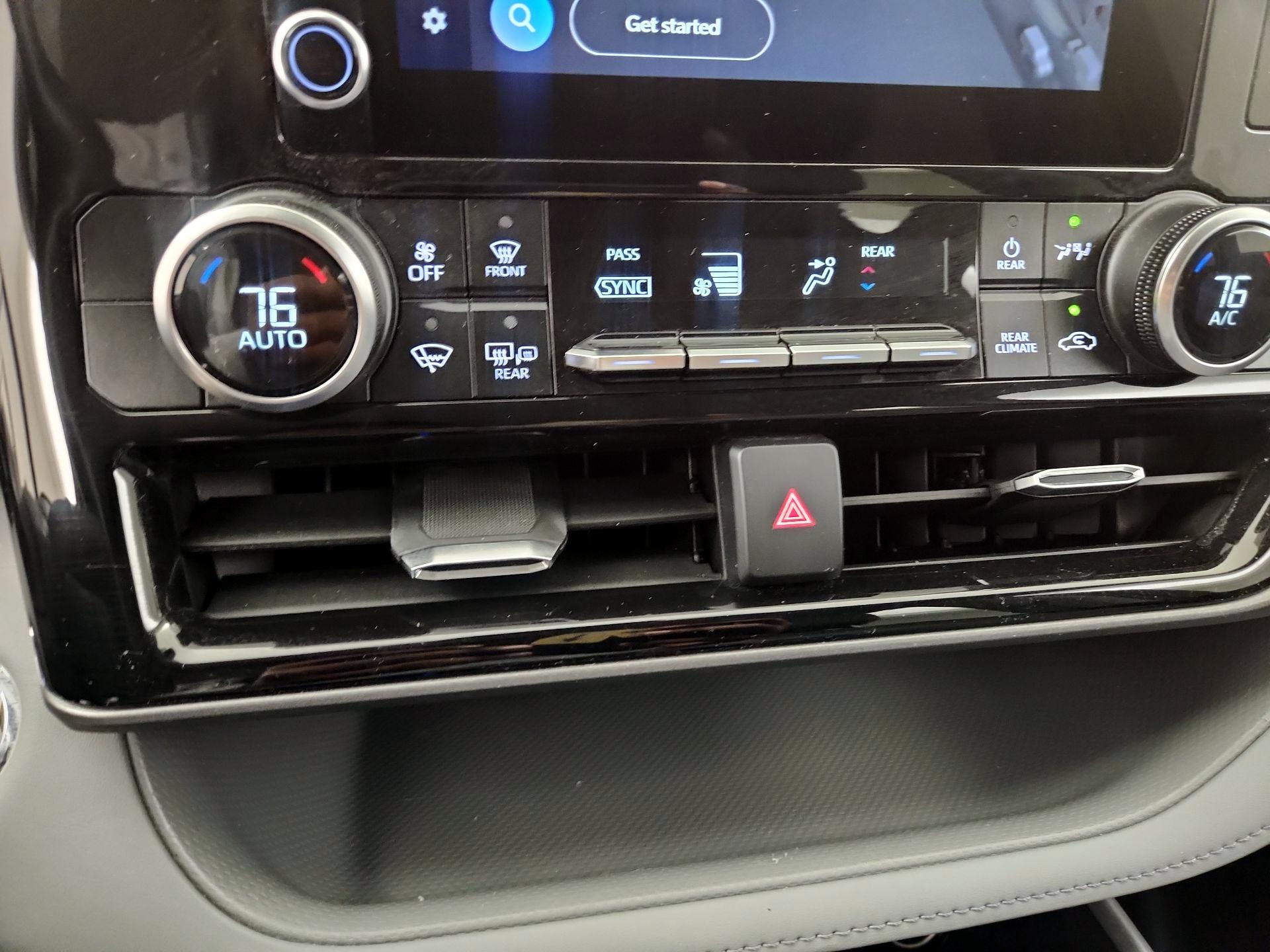 Thumbnail: 2023 Toyota Highlander - 16