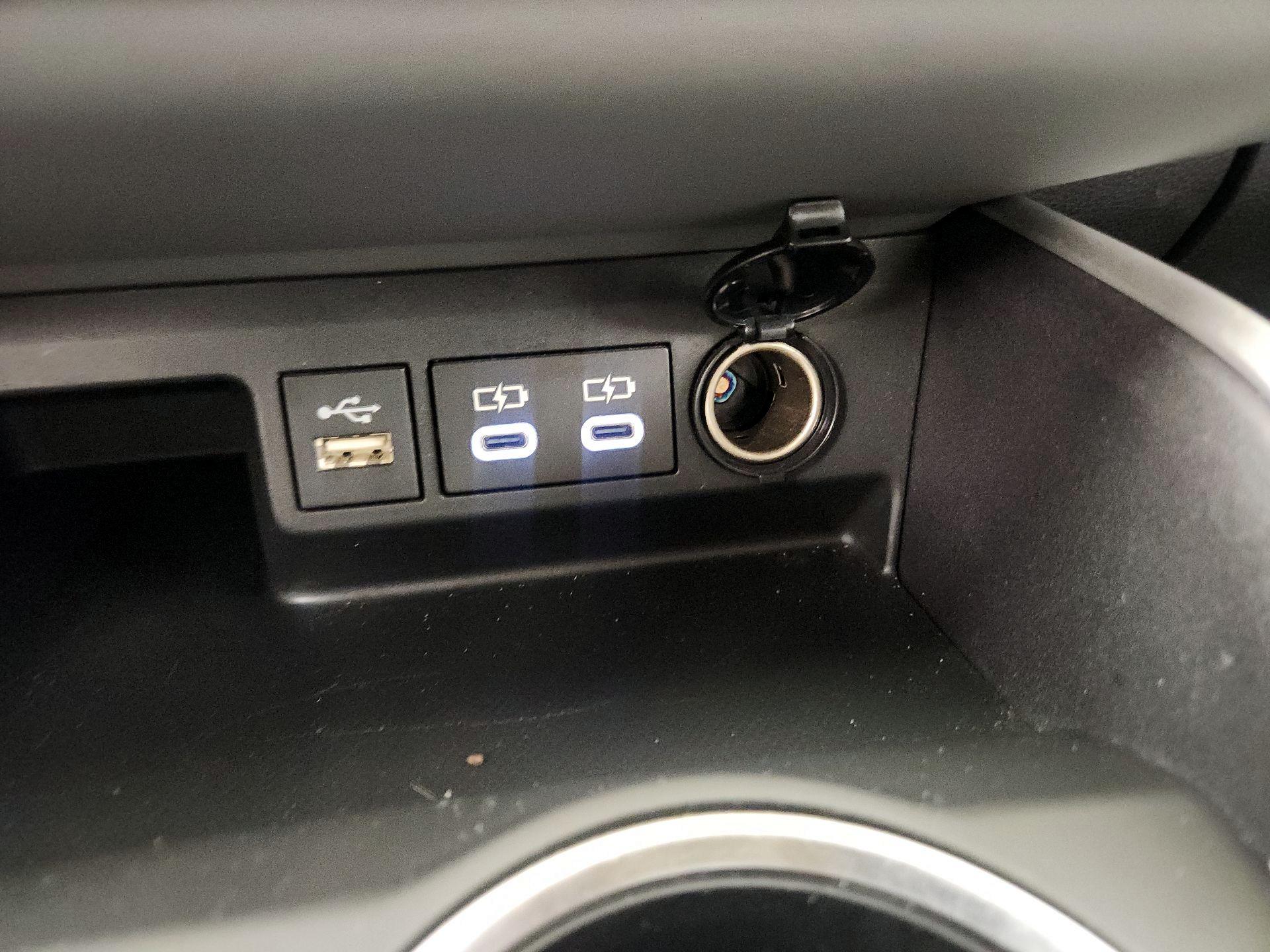 Thumbnail: 2023 Toyota Highlander - 18