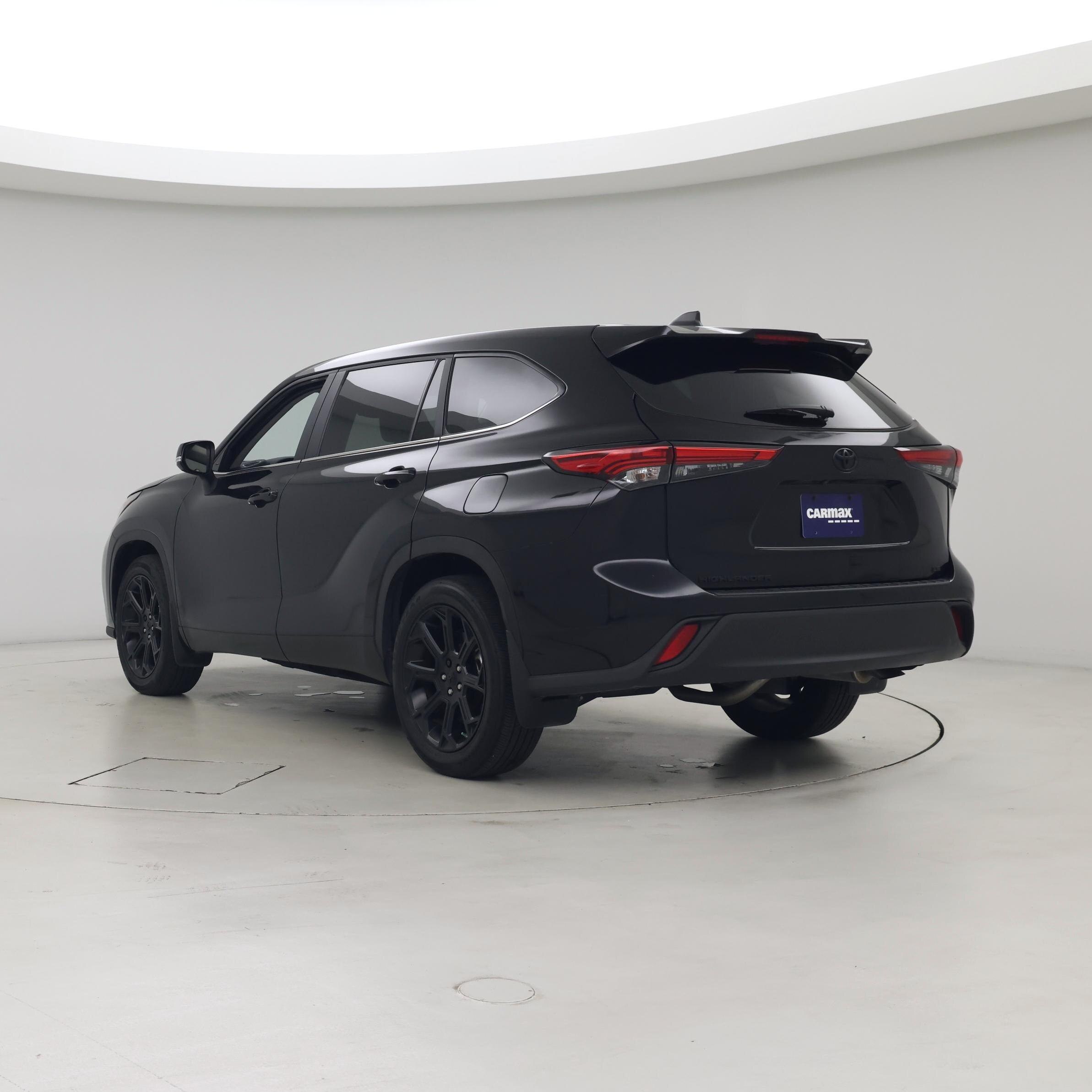 Thumbnail: 2023 Toyota Highlander - 2