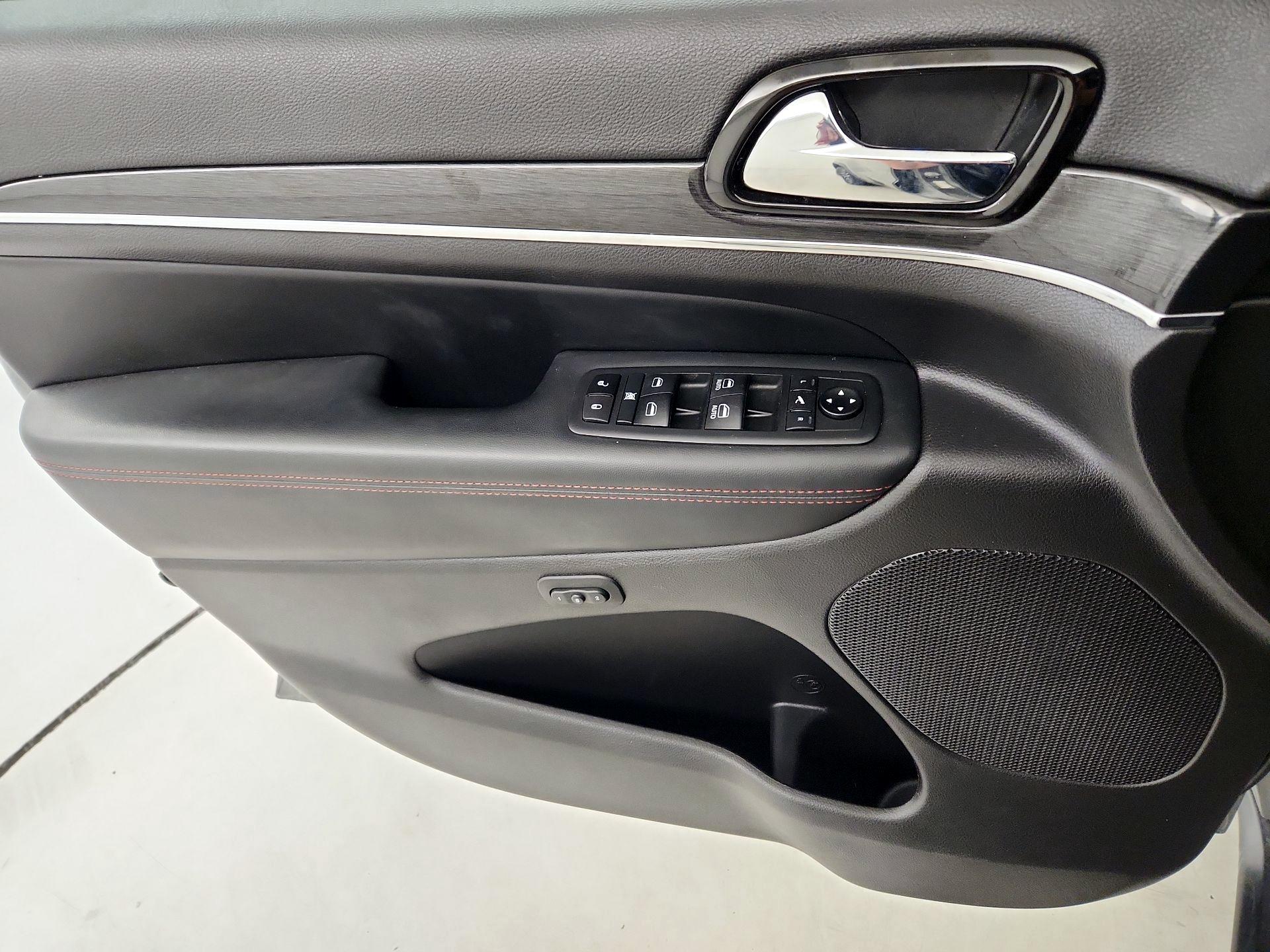 Thumbnail: 2021 Jeep Grand Cherokee - 12