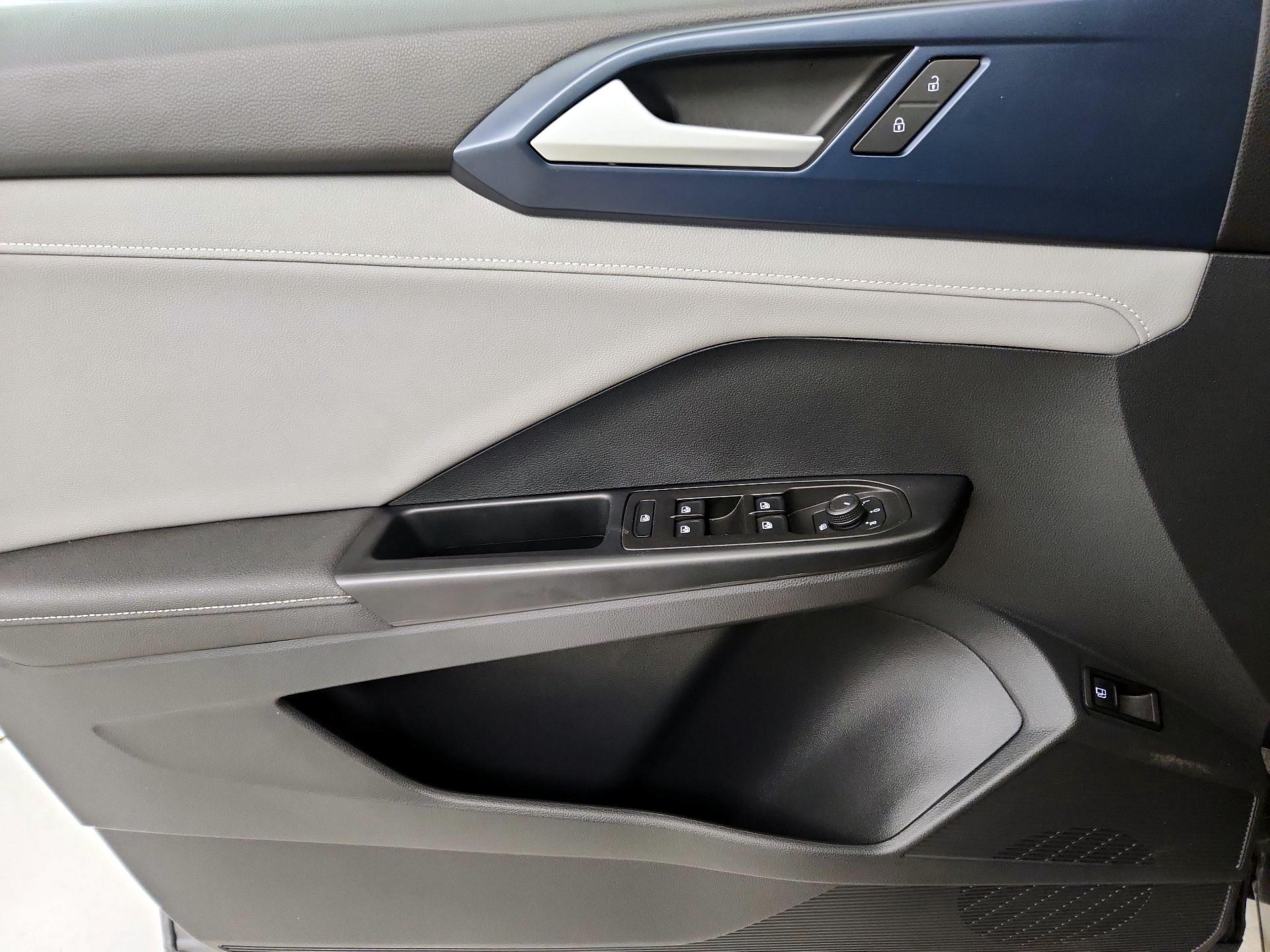 Thumbnail: 2024 Volkswagen Taos - 12