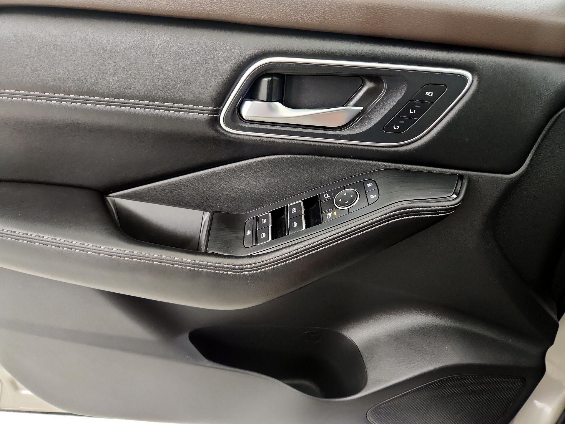 Thumbnail: 2021 Nissan Rogue - 12