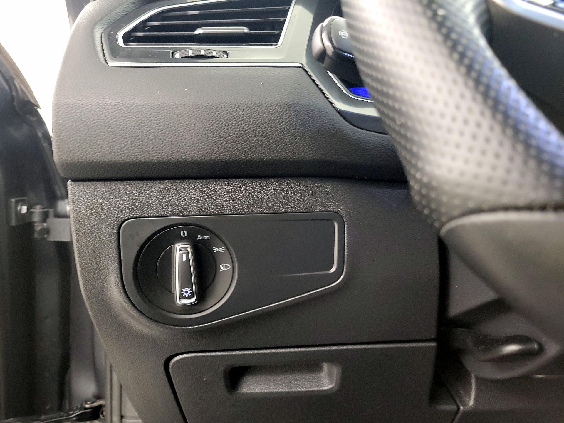 Thumbnail: 2023 Volkswagen Tiguan - 13