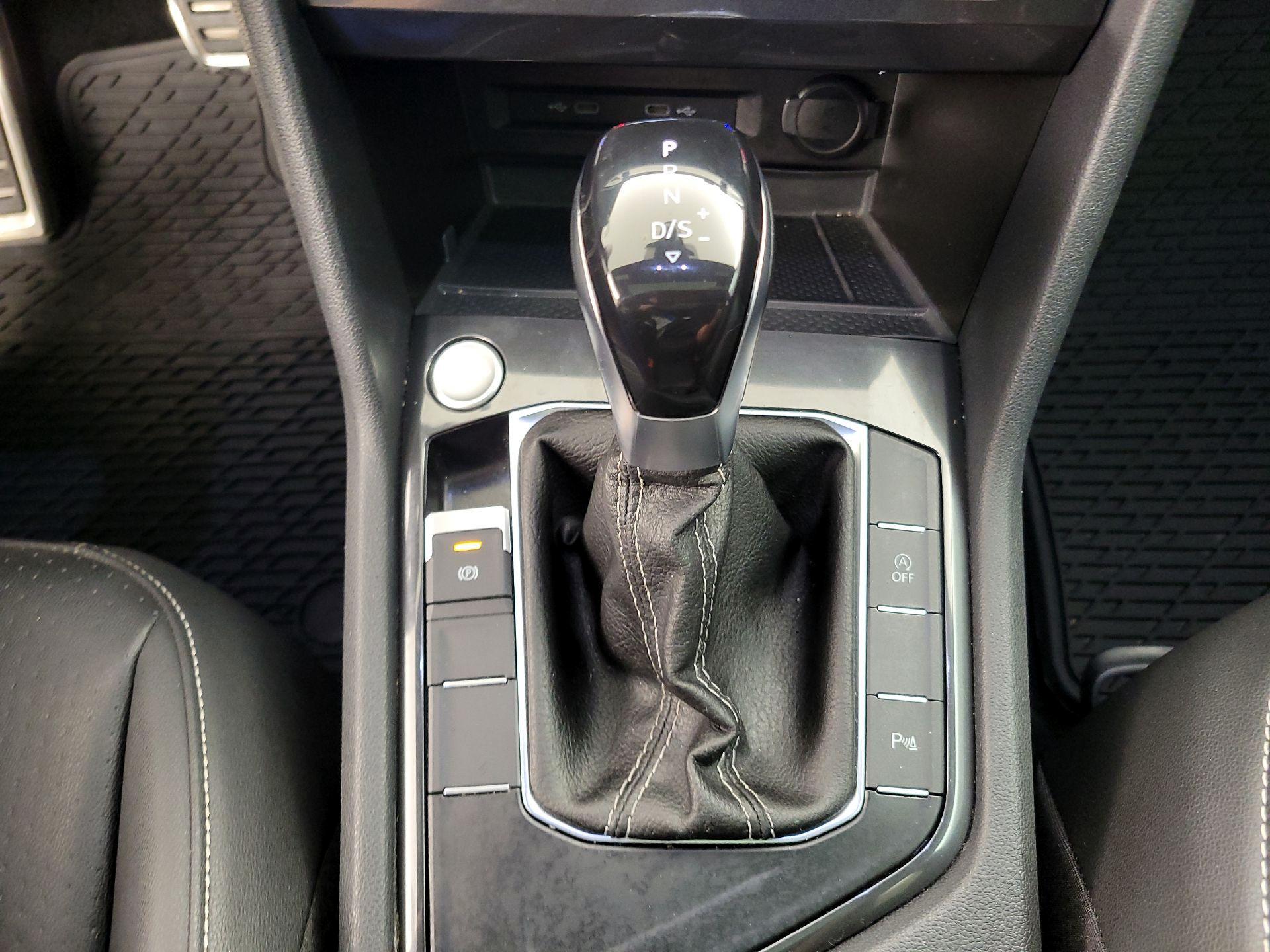 Thumbnail: 2023 Volkswagen Tiguan - 17