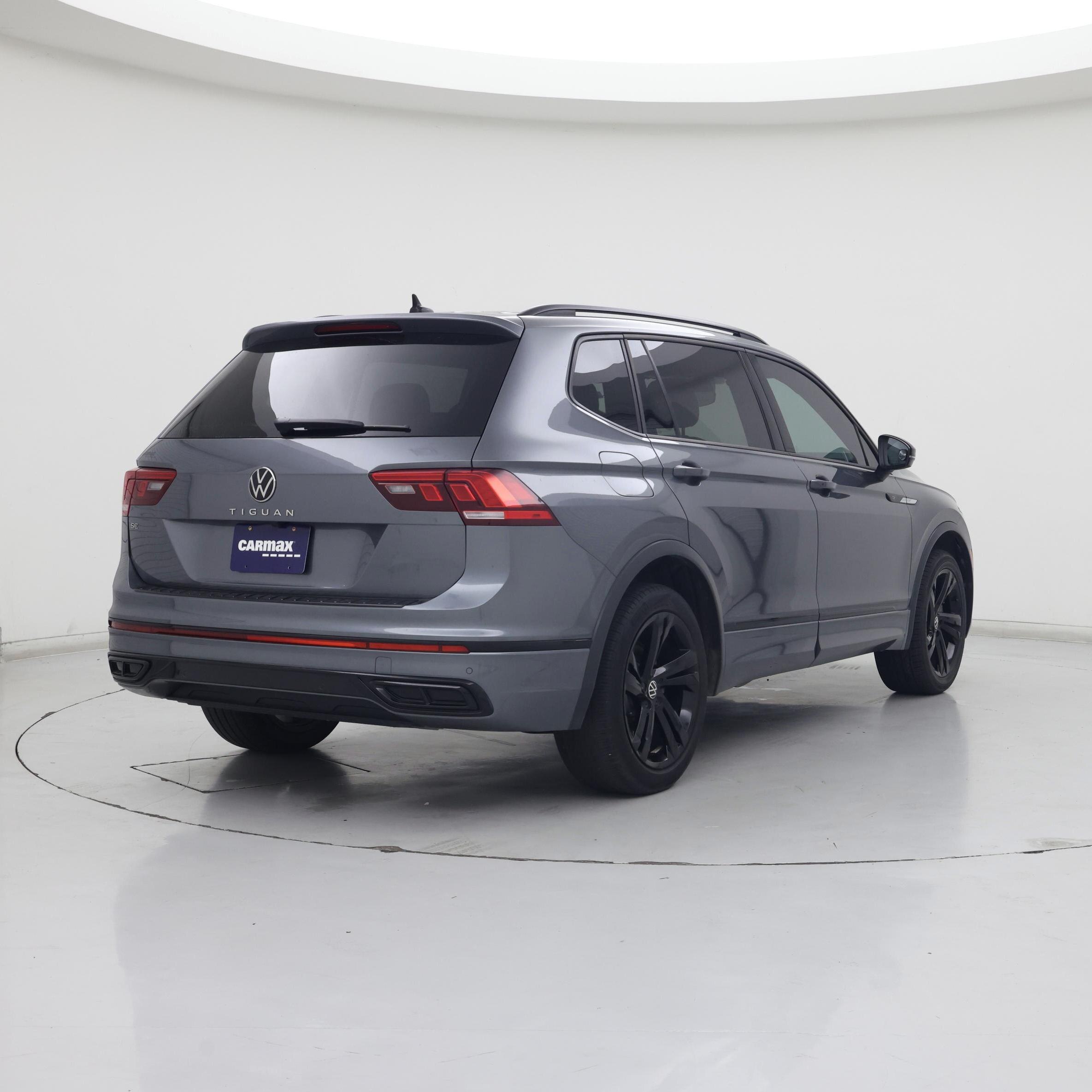 Thumbnail: 2023 Volkswagen Tiguan - 8