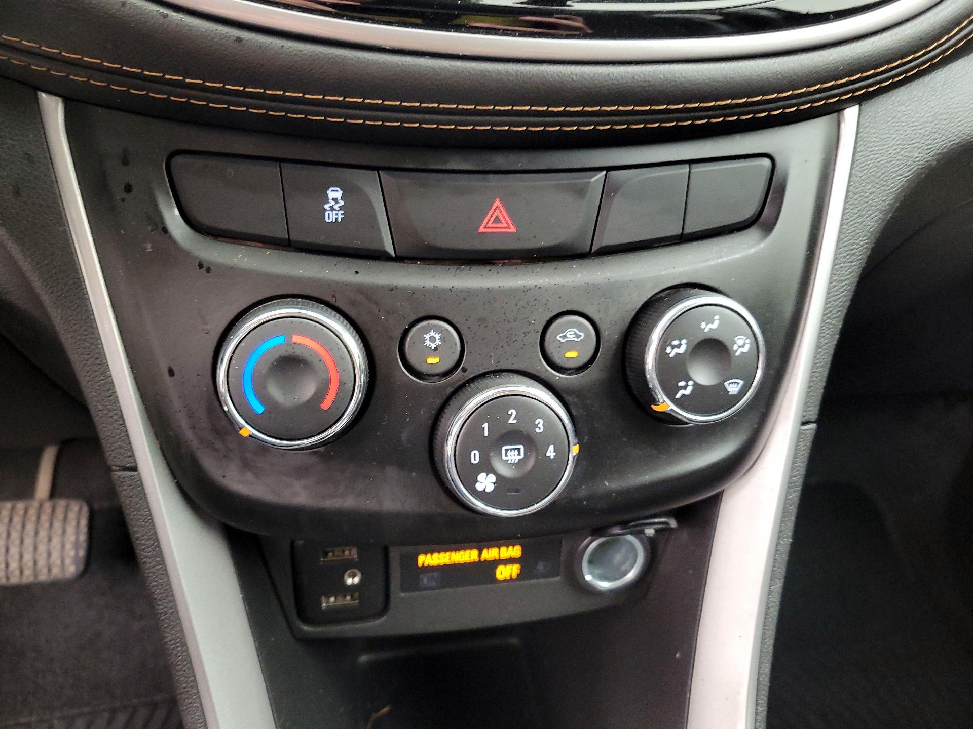 Thumbnail: 2021 Chevrolet Trax - 16