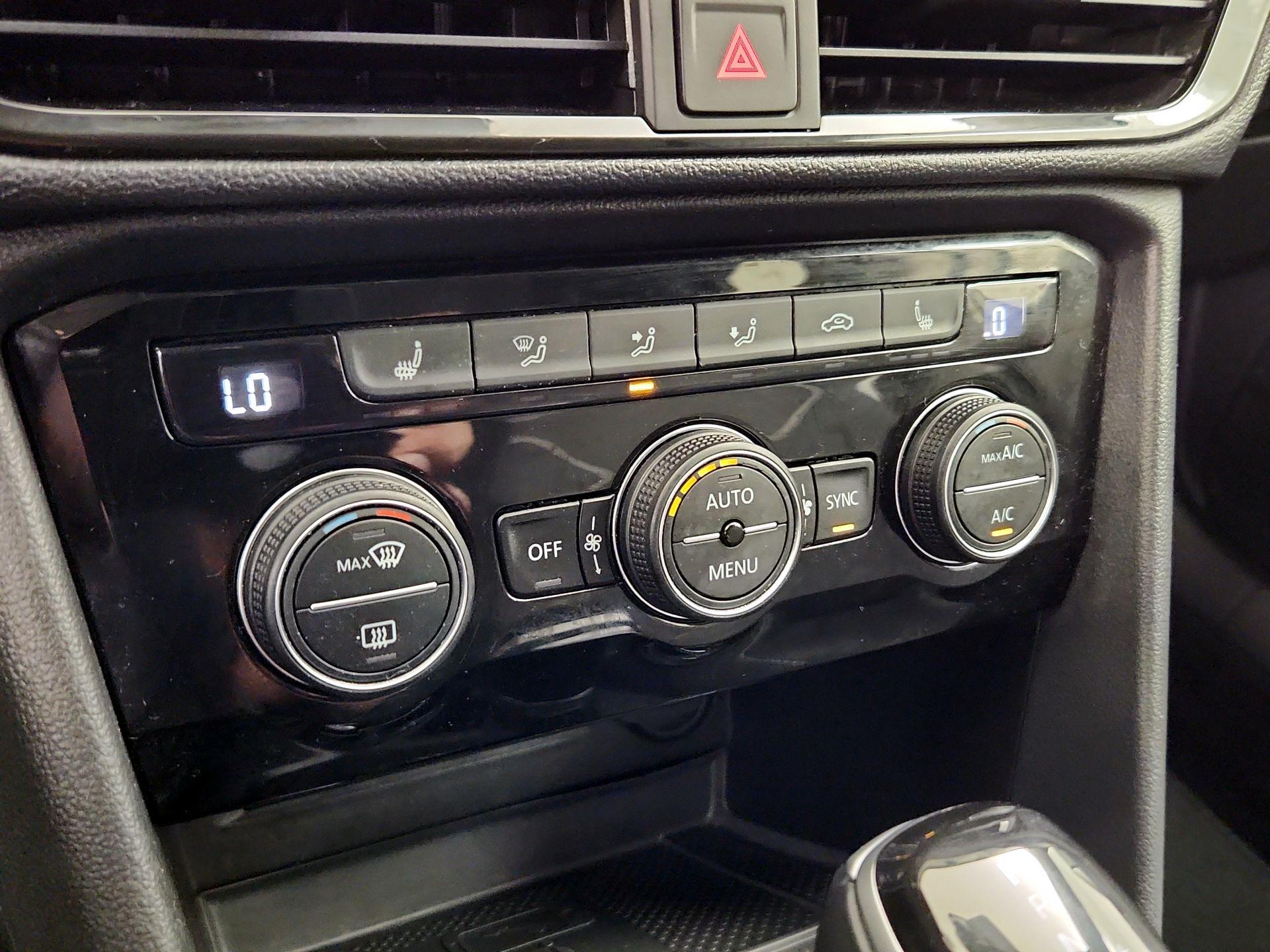 Thumbnail: 2024 Volkswagen Taos - 16