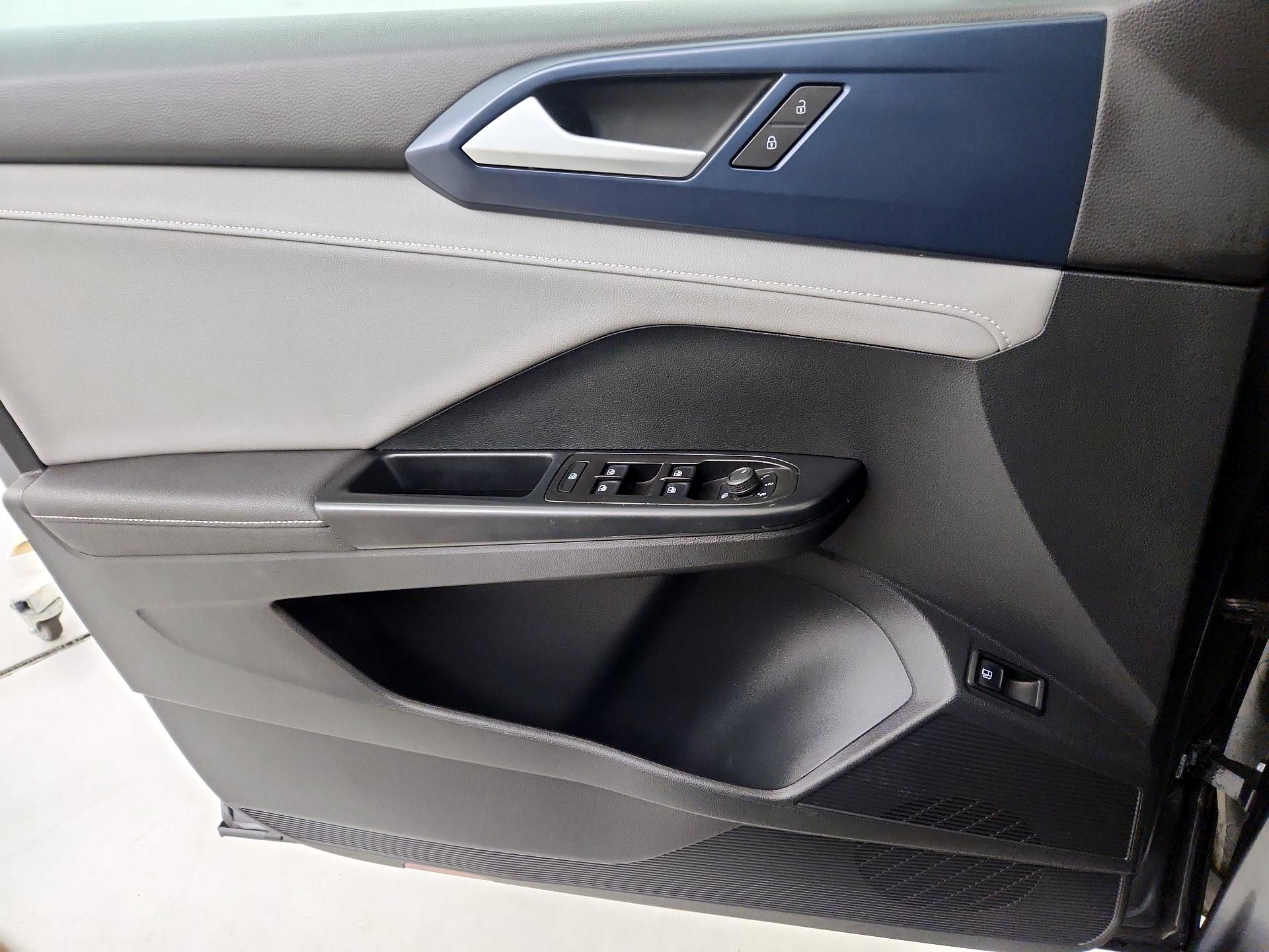 Thumbnail: 2024 Volkswagen Taos - 12