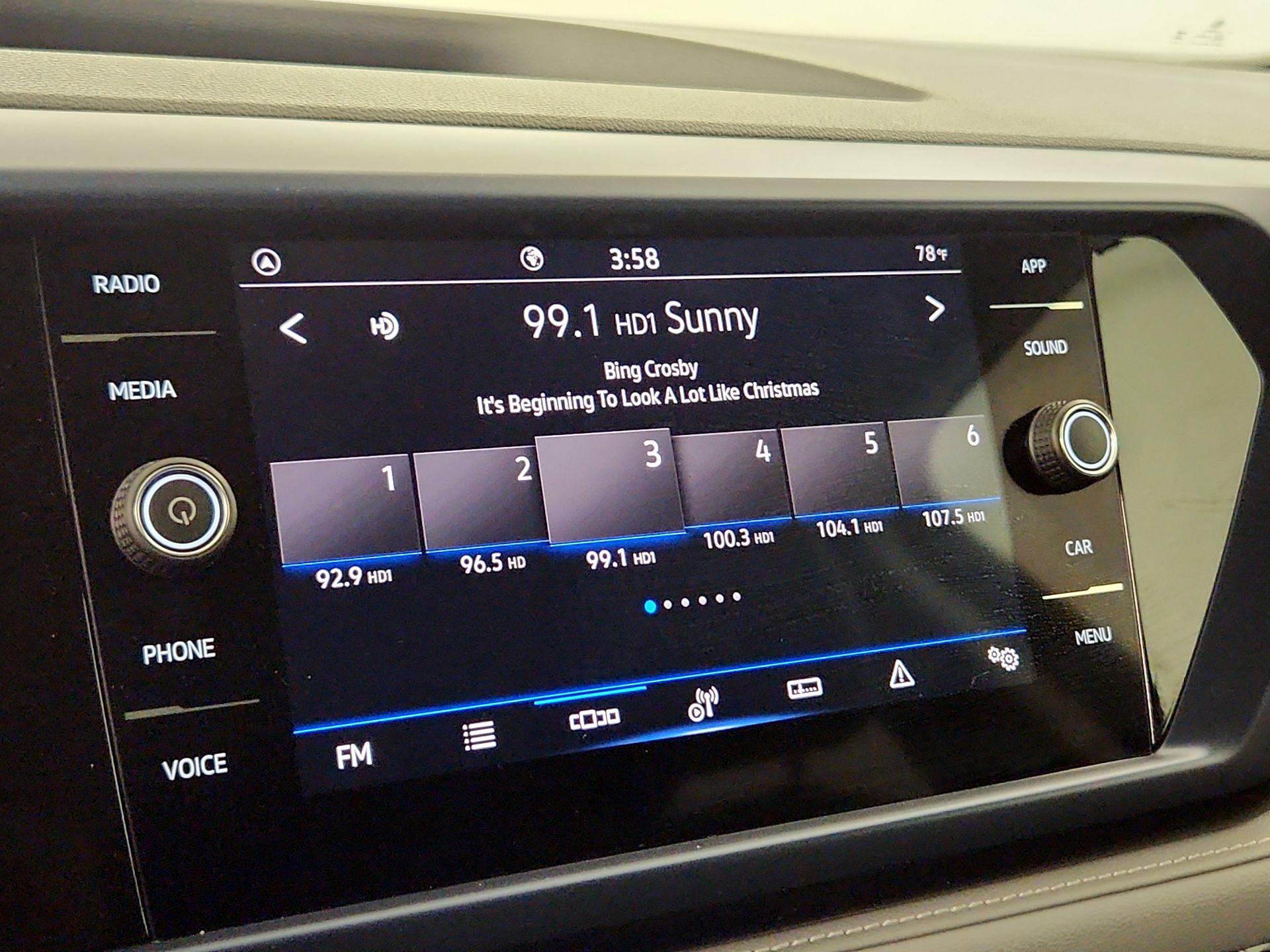 Thumbnail: 2024 Volkswagen Taos - 15