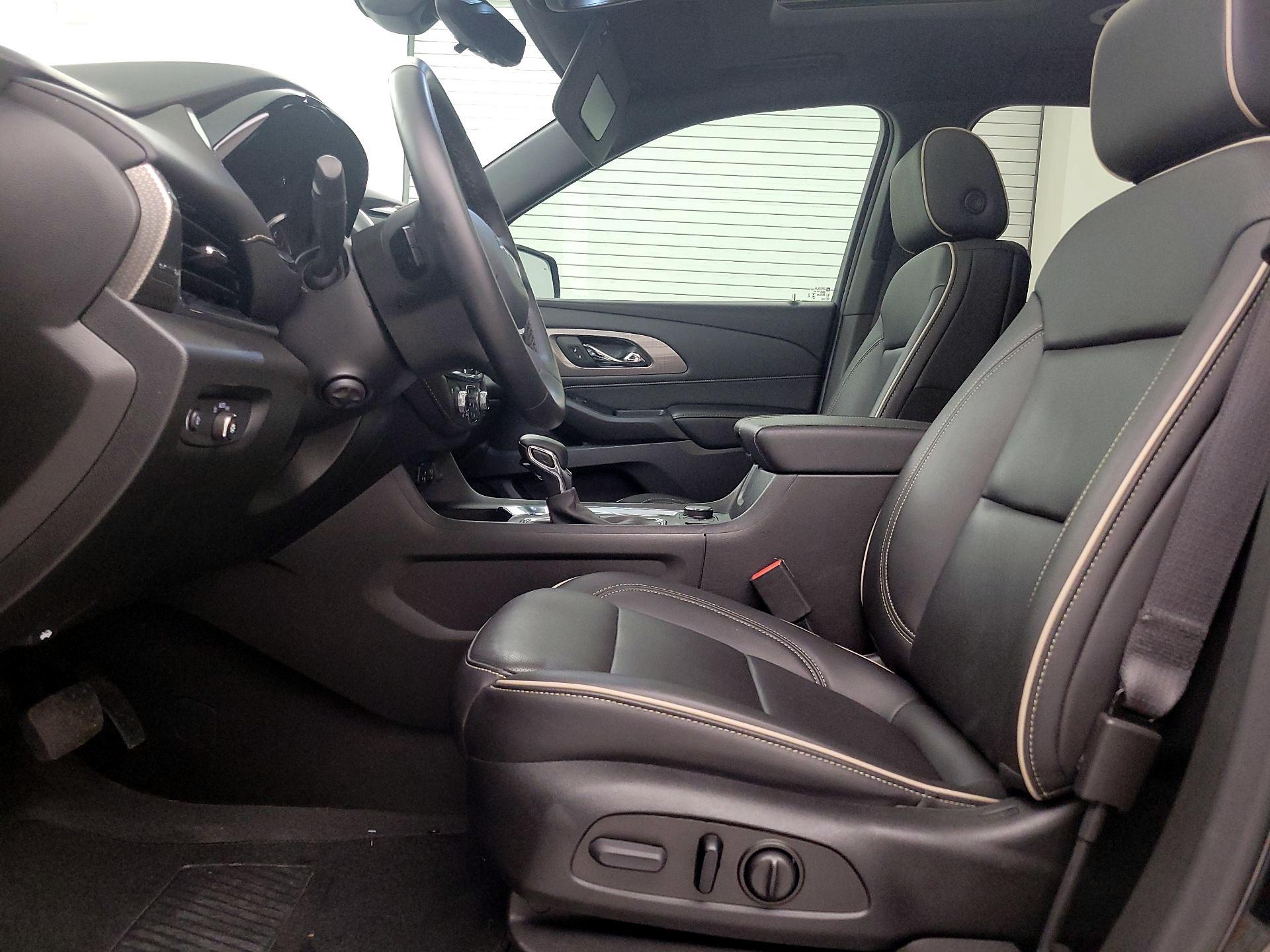 Thumbnail: 2023 Chevrolet Traverse - 11