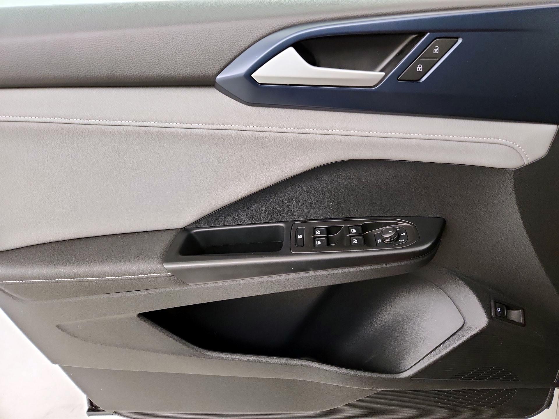 Thumbnail: 2024 Volkswagen Taos - 12