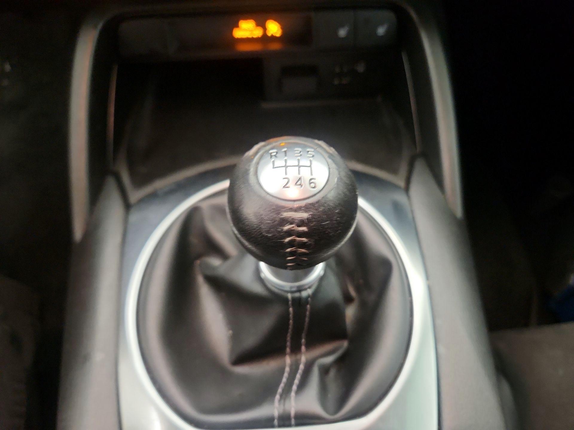 Thumbnail: 2023 Mazda MX-5 Miata - 15