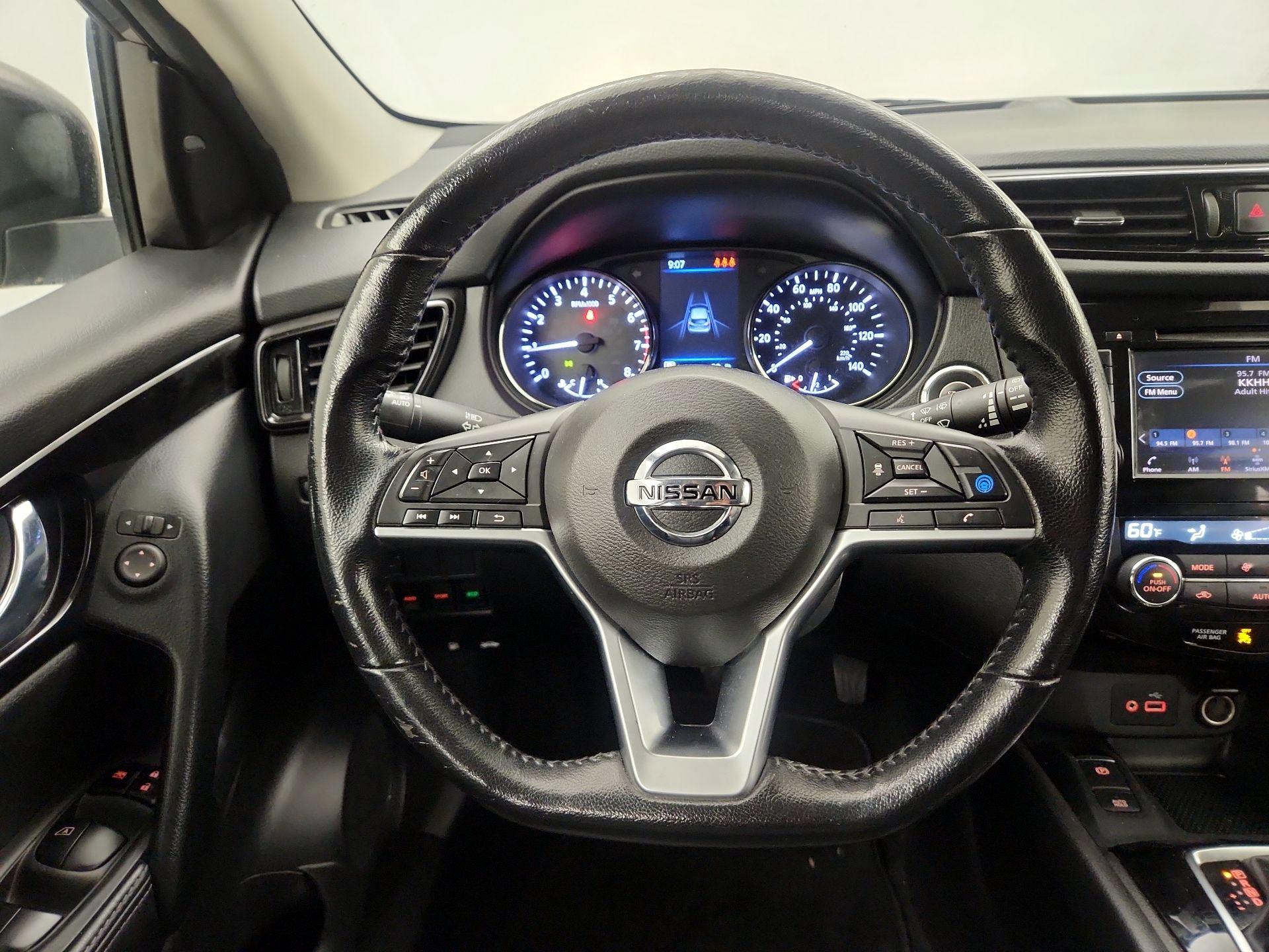 Thumbnail: 2022 Nissan Rogue Sport - 10